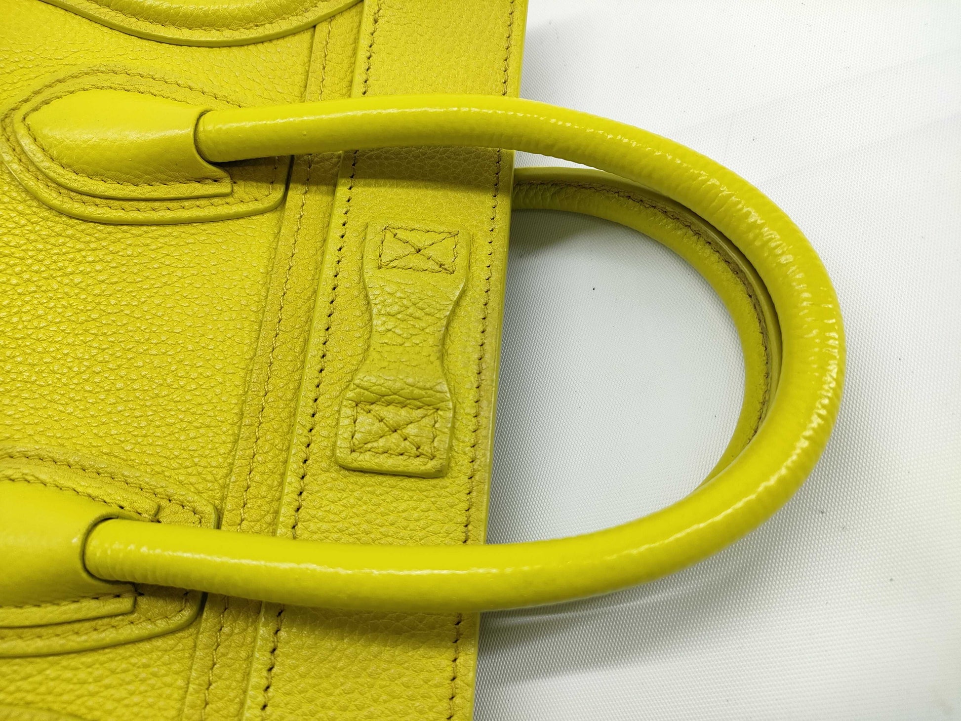 CELINE Luggage Nano Leather Handbag Yellow-Green