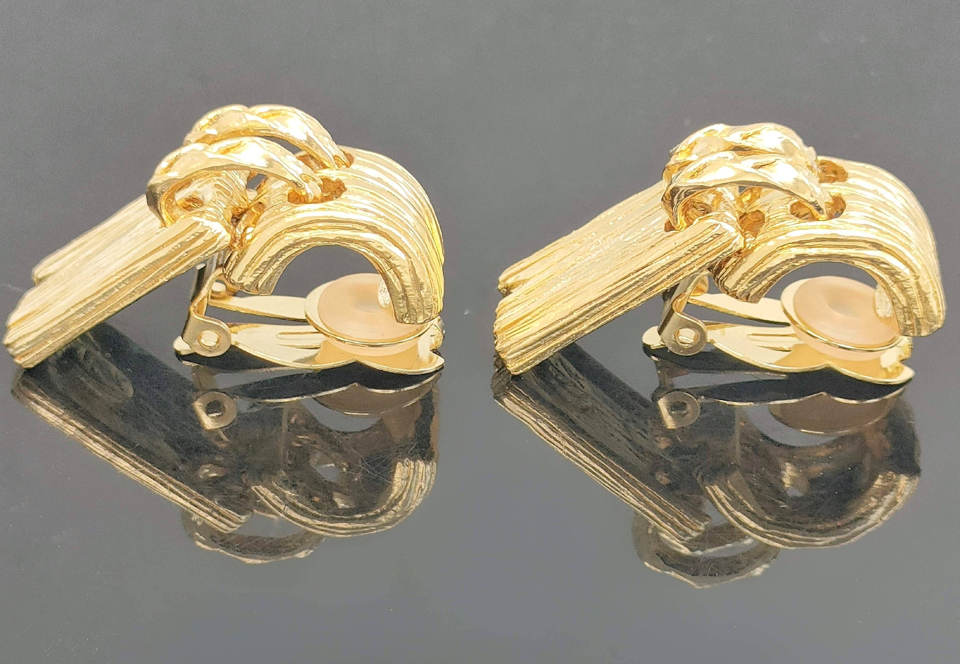 Yves Saint Laurent Yves Saint Laurent Gold-Colored Swing Plate Earrings 23.9g