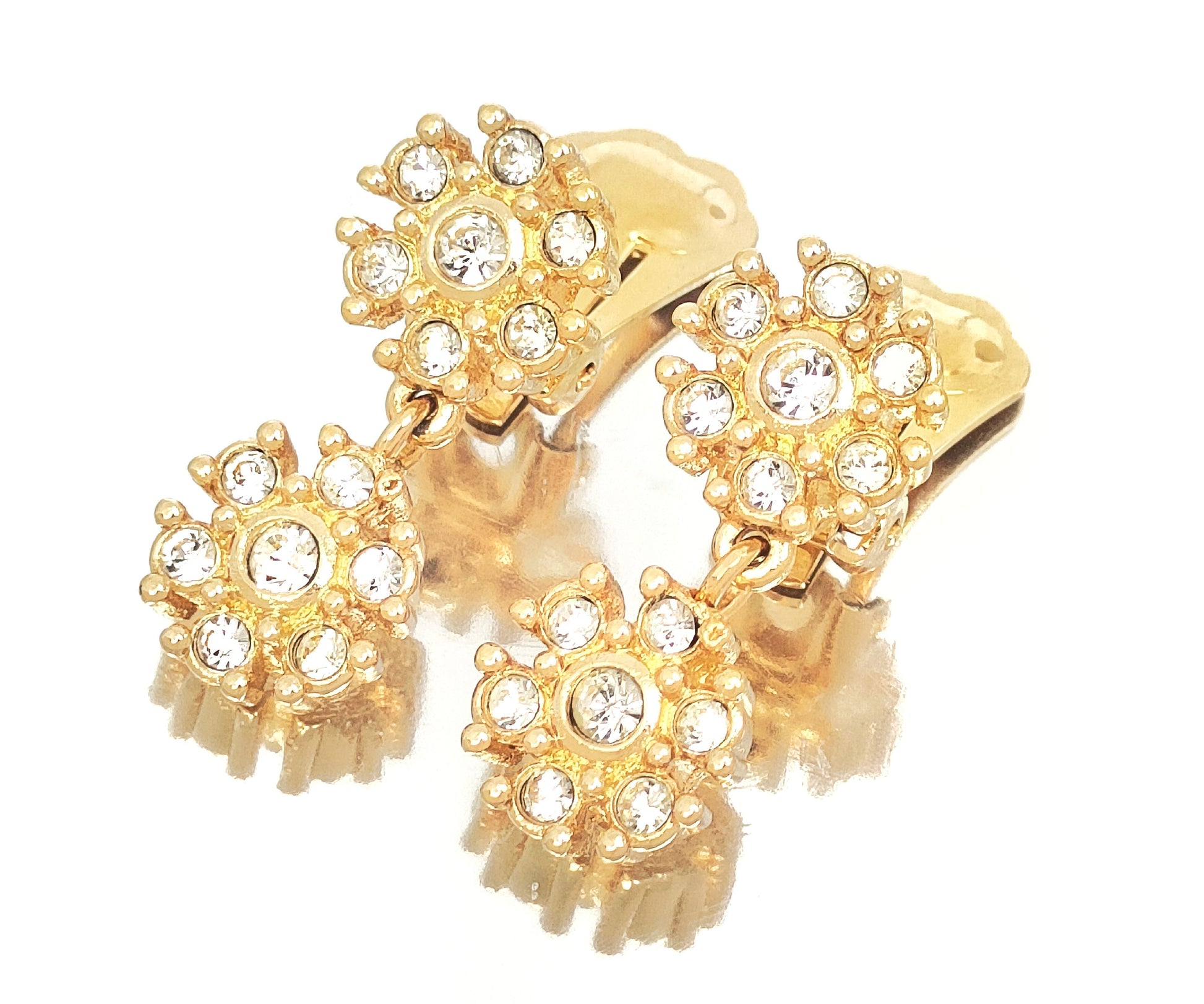 Dior Christian Dior Gold-Colored Rhinestone Swing Flower Design Earrings, 5.87g