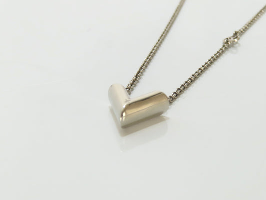 LOUIS VUITTON Essential V Necklace Necklace