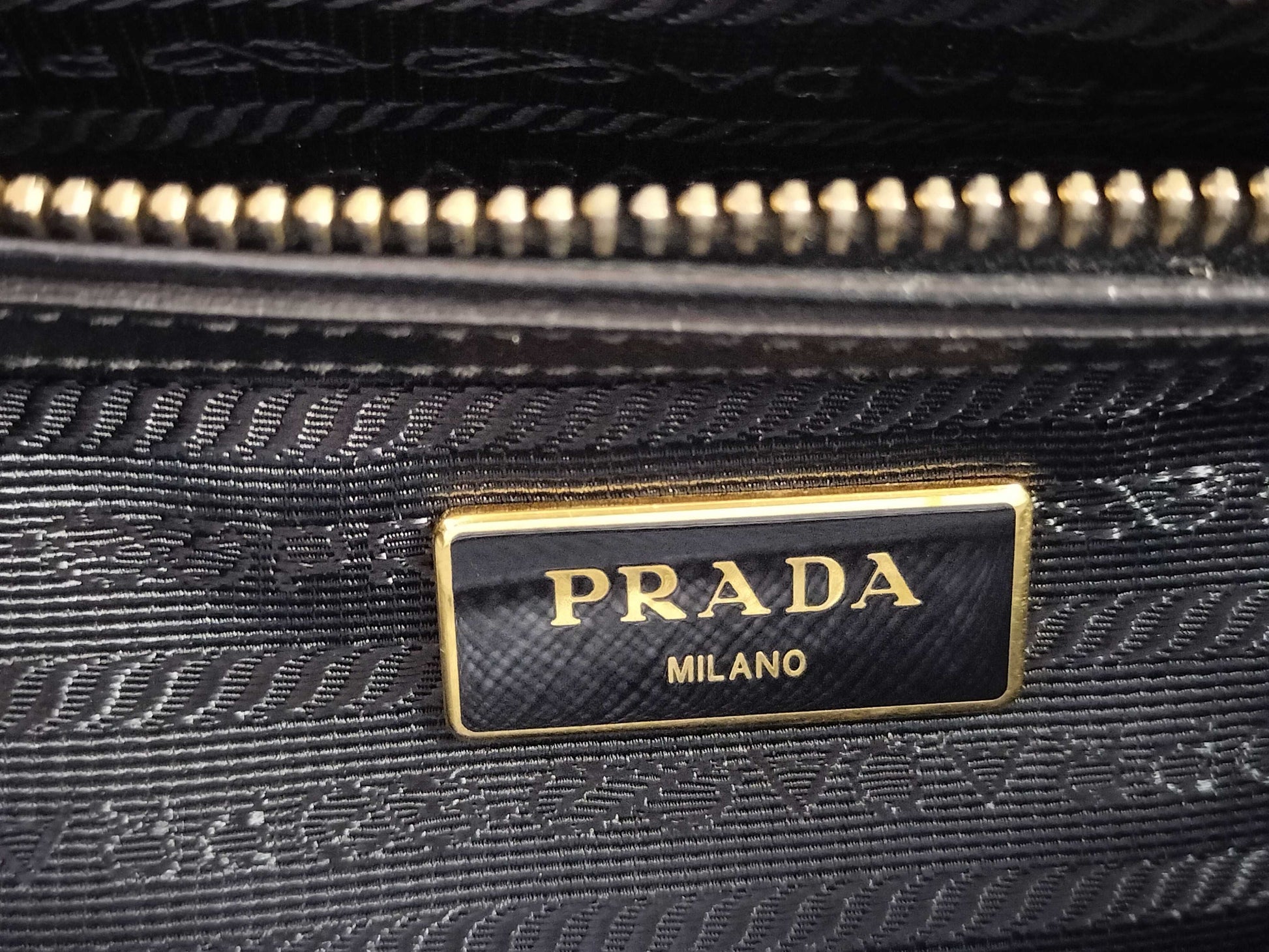 PRADA Galleria 2-Way Handbag Saffiano Handbag