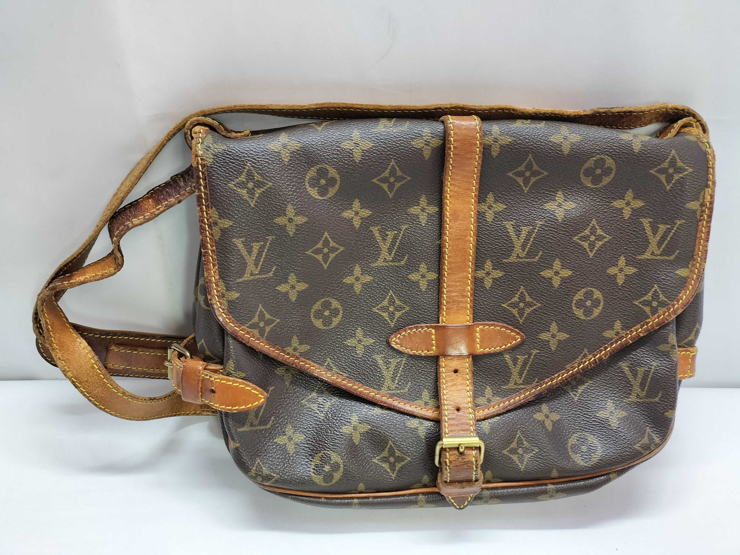 LOUIS VUITTON Monogram Saumur M42256 AR0925 Shoulder Bag