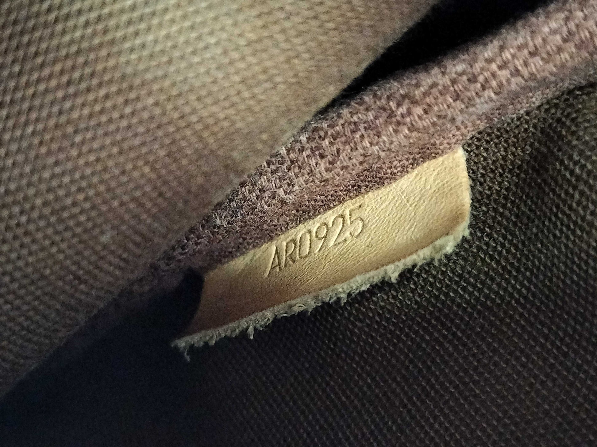 LOUIS VUITTON Monogram Saumur M42256 AR0925 Shoulder Bag