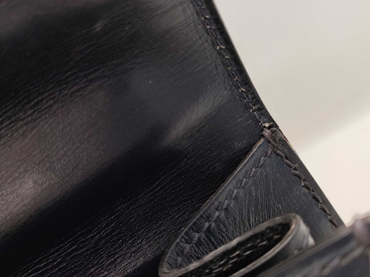 HERMES Kelly 28 Handbag with Outside Stitching, Crinoline, and Gold Hardware