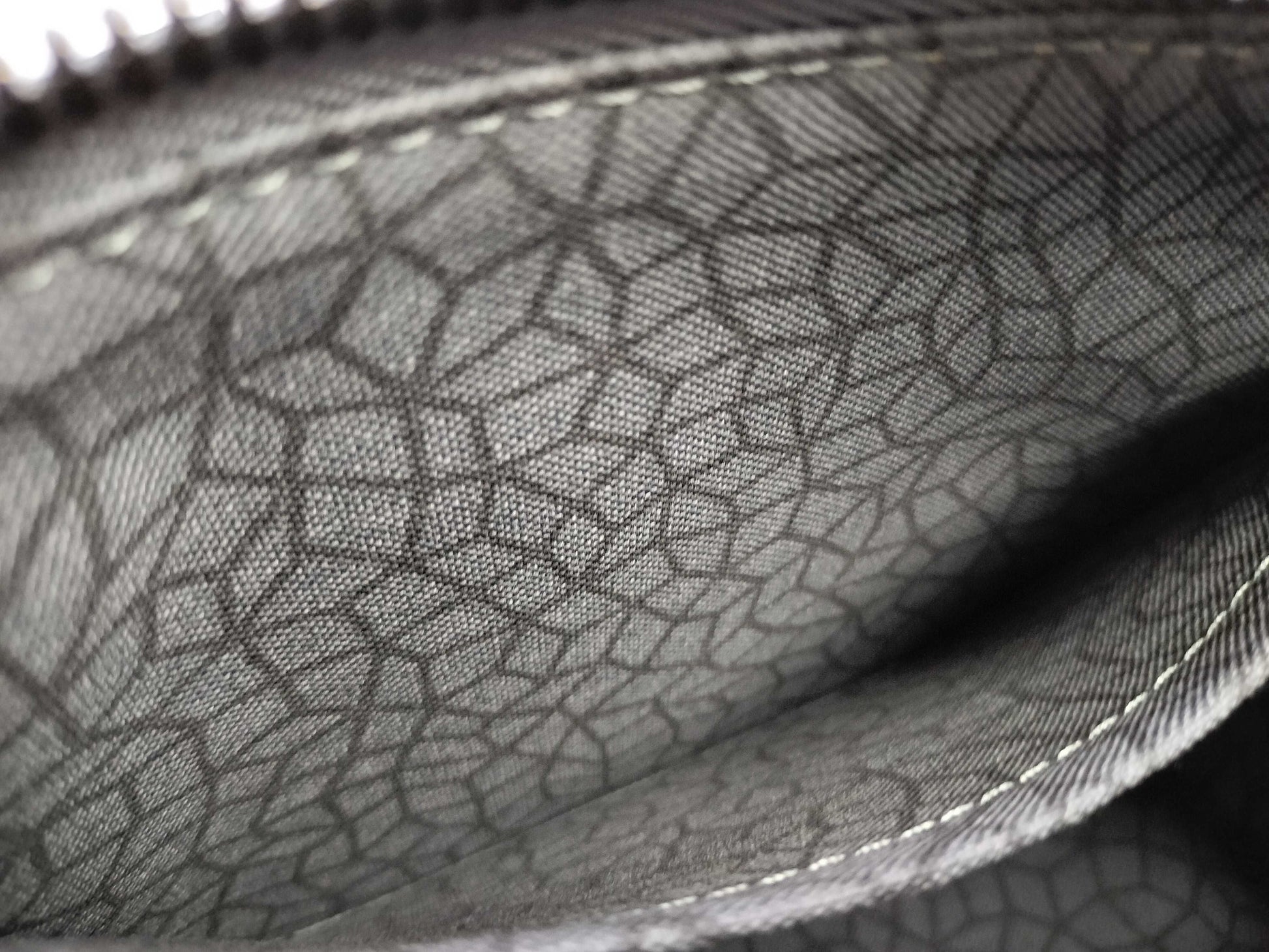 LOUIS VUITTON Keepall Bandouliere 25 Handbag by Yayoi Kusama M46437