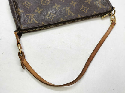 LOUIS VUITTON Monogram M51980 Pochette Accessoires CA0032 Pouch