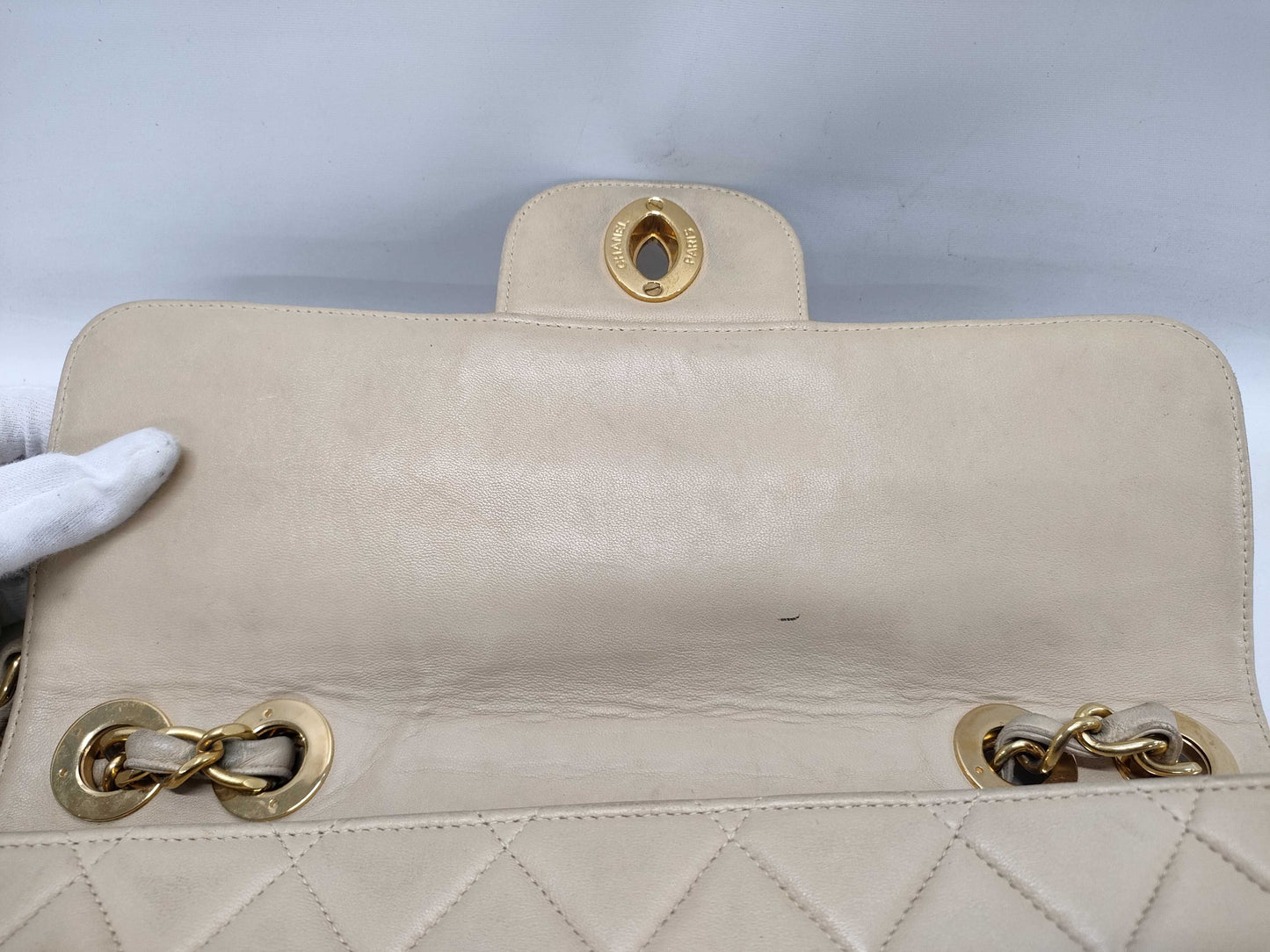 CHANEL Matelasse Deca Matelasse Chain Shoulder Bag A11869 Beige Lambskin Shoulder Bag
