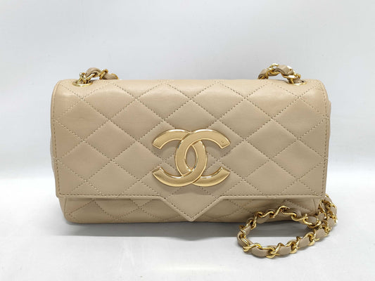 CHANEL Matelasse Shoulder Bag