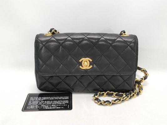CHANEL Matelasse Chain Shoulder Bag