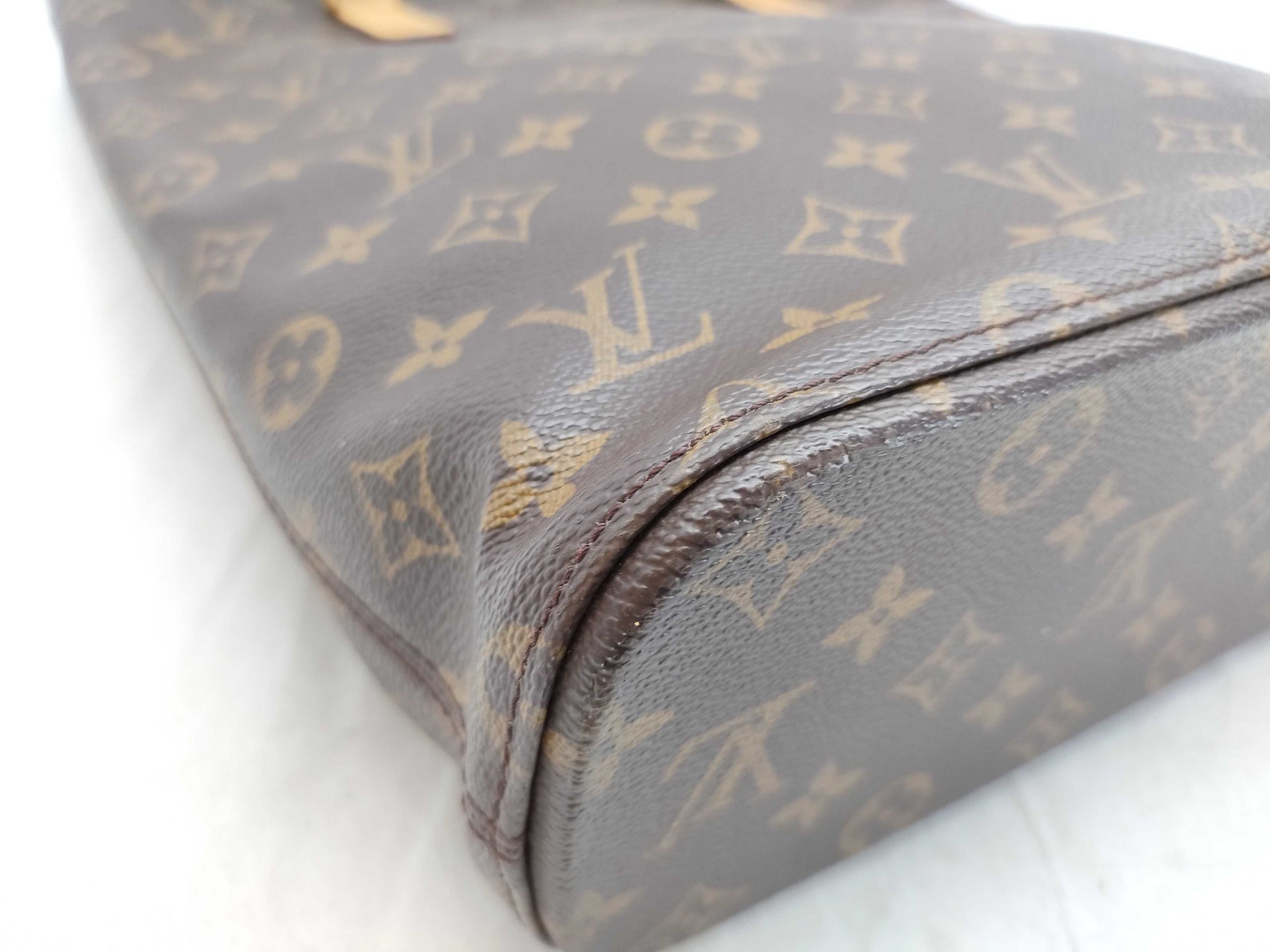 LOUIS VUITTON Monogram Louis Vuitton Vavin GM Tote Bag