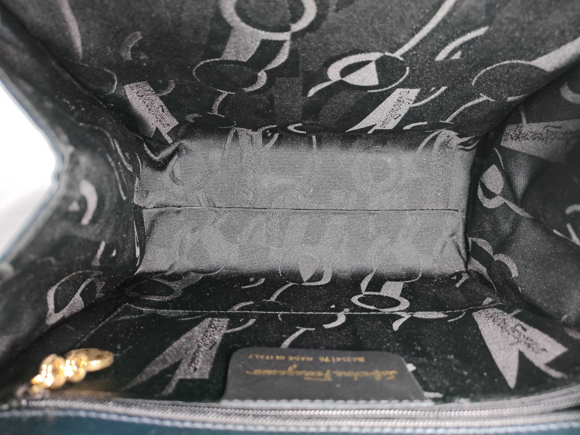 Salvatore Ferragamo Vara Ribbon Leather Handbag, BA21 4178, Black 