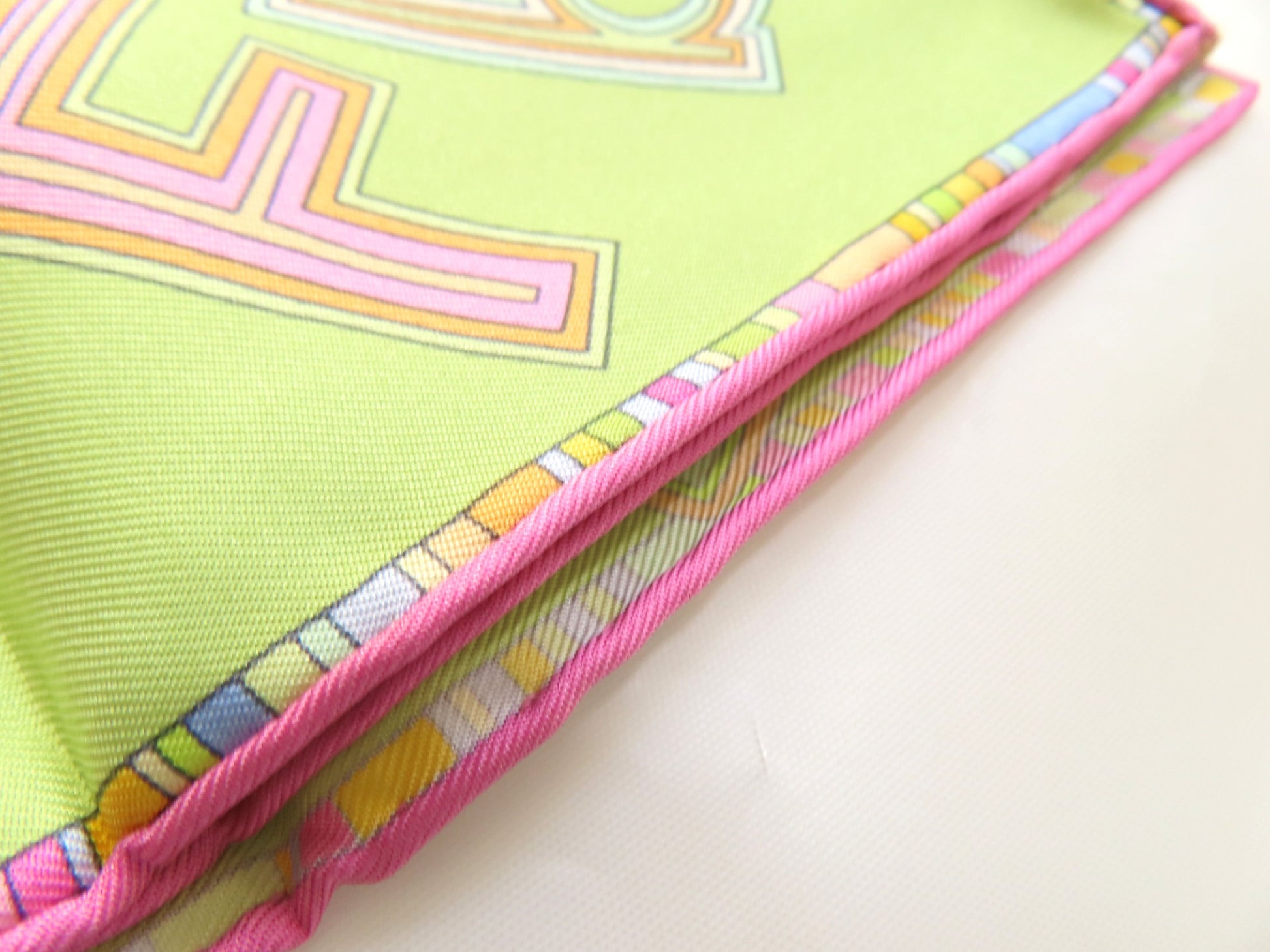 HERMES Carré 40 FRANCE PARIS FBG 24 Scarf 100% Silk Multicolor Scarf