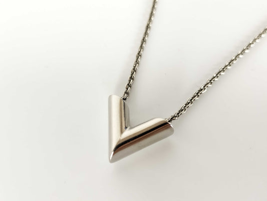 LOUIS VUITTON M63197 Louis Vuitton Essential V Necklace M63197 Necklace