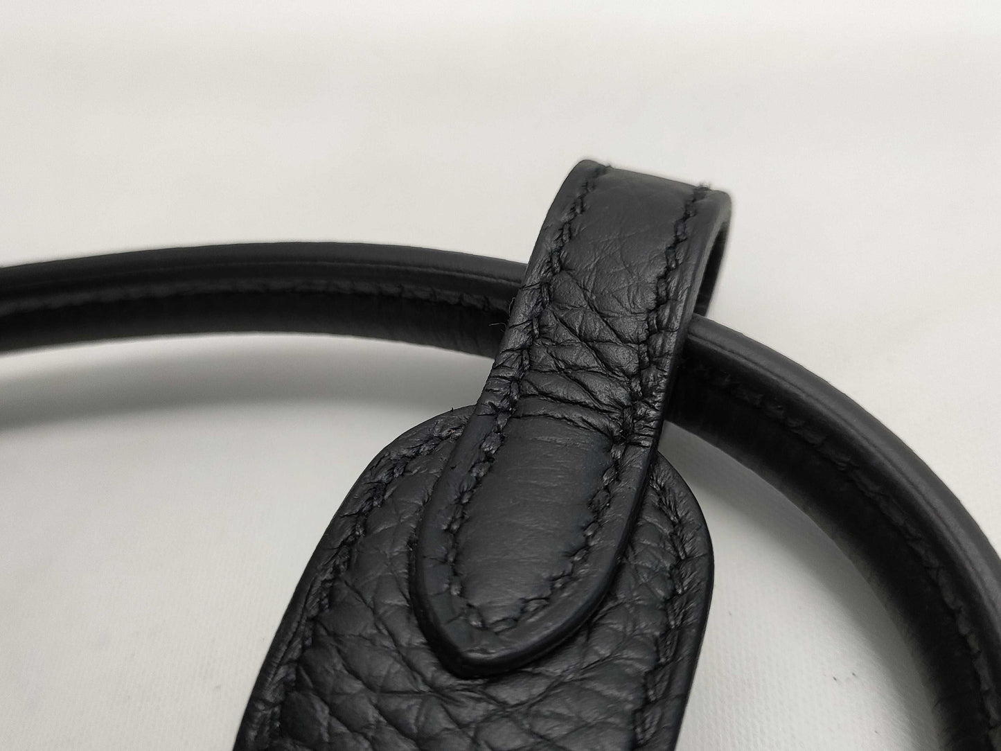 HERMES Lindy 26 Black Taurillon Clemence Leather Shoulder Bag with GD Hardware and K Stamp