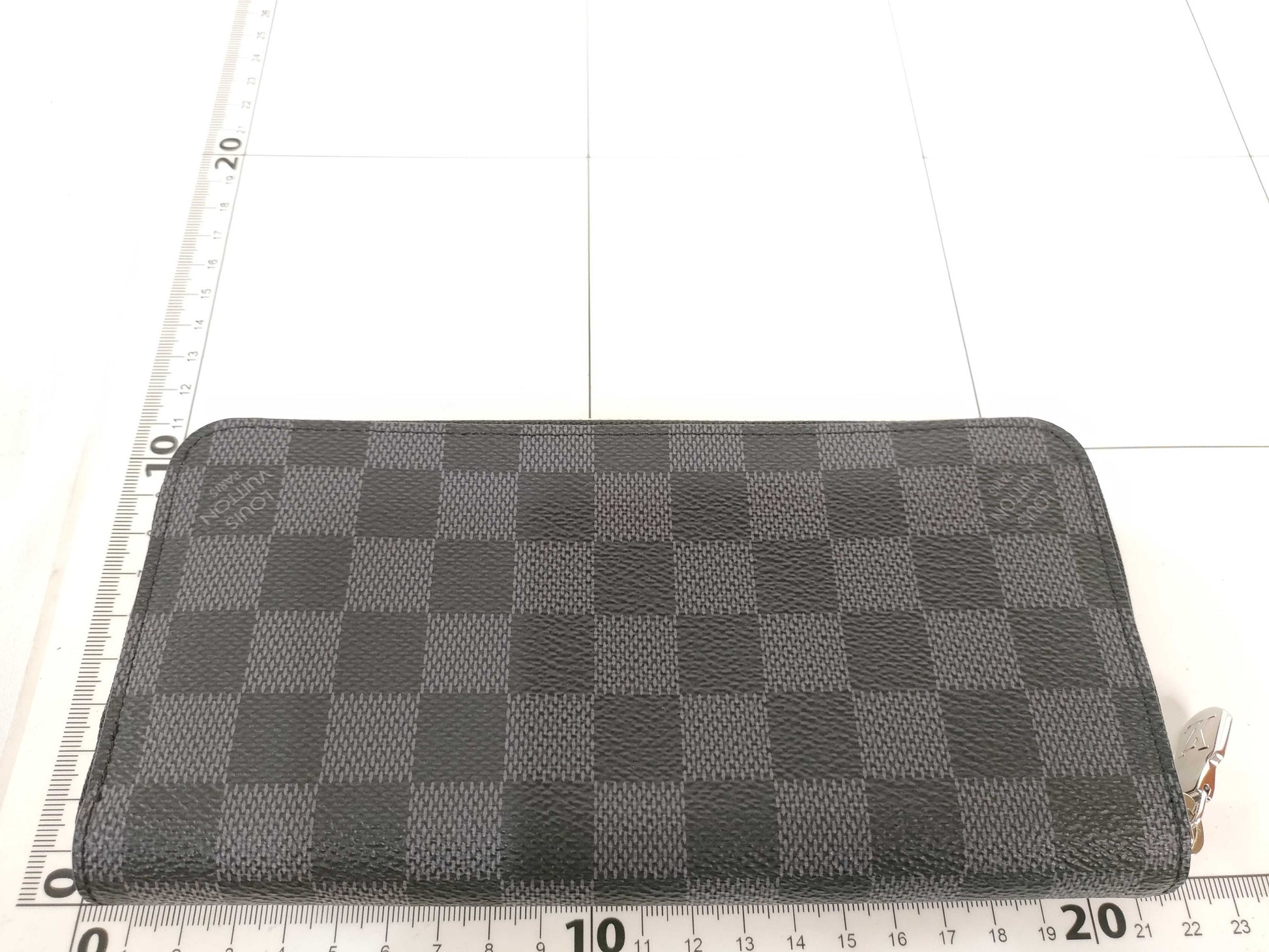 LOUIS VUITTON N 00056 Damier Graphite Zippy Wallet Horizontal N00056 RFID Wallet