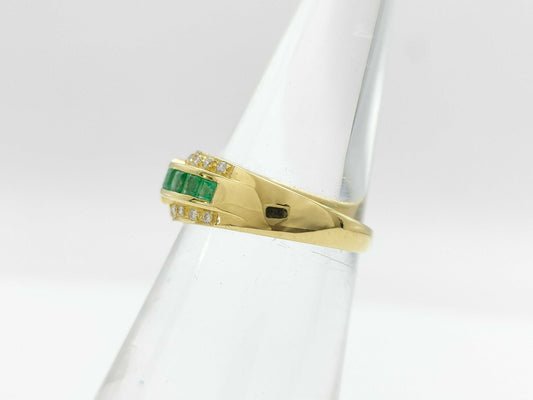 Emerald and Diamond 18K 3.4g Ring 