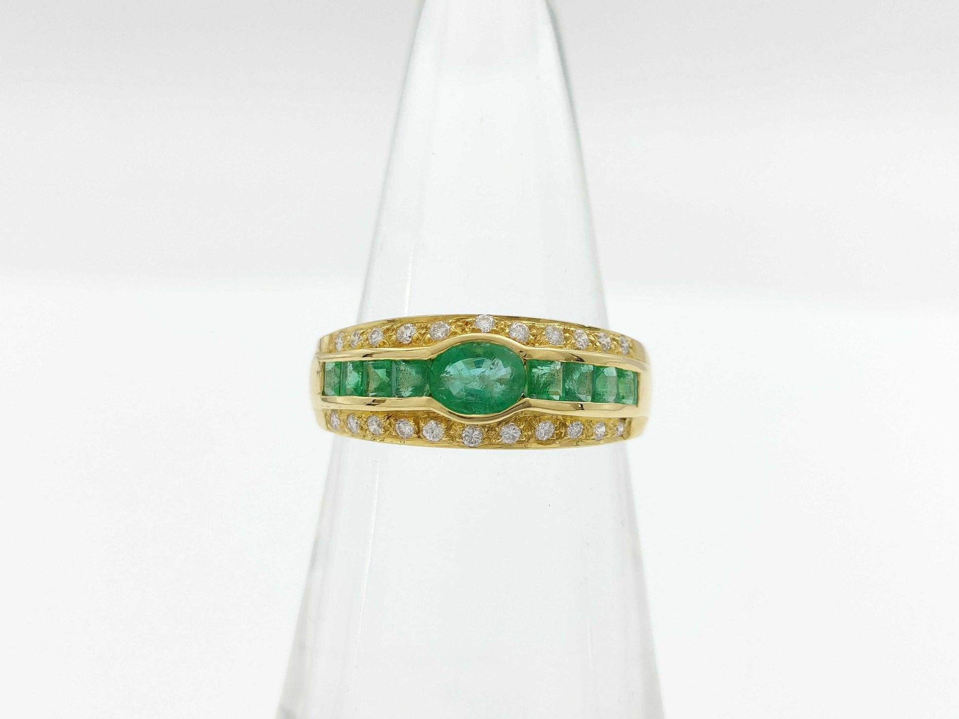 Emerald and Diamond 18K 3.4g Ring 