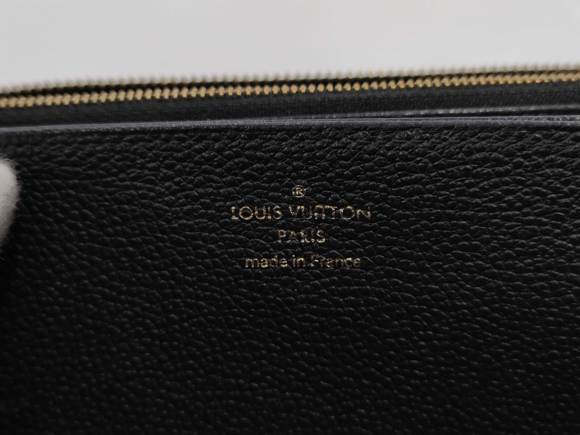 LOUIS VUITTON Monogram Empreinte Zippy Wallet Noir Wallet