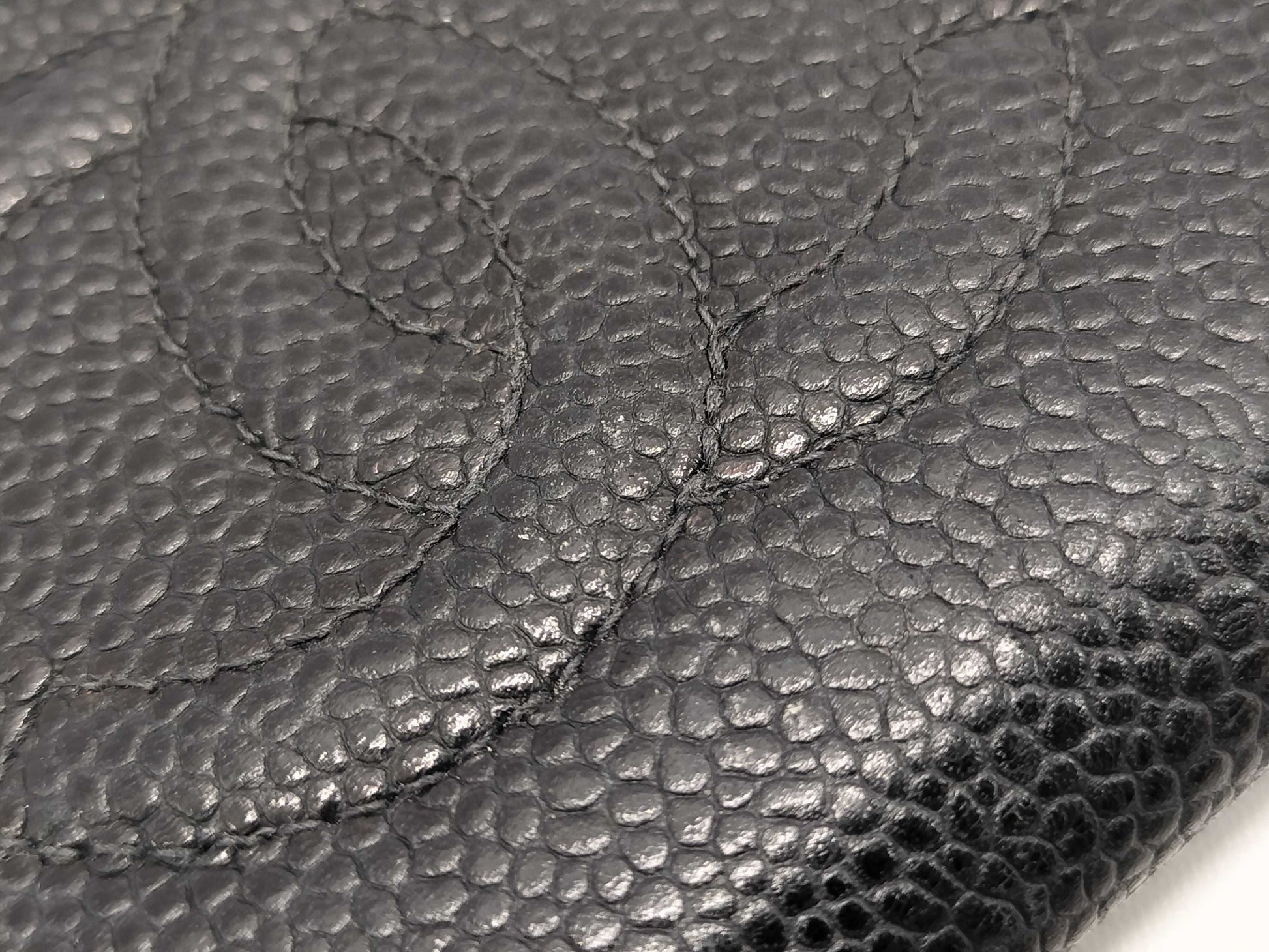 CHANEL Caviar Leather Bifold Wallet