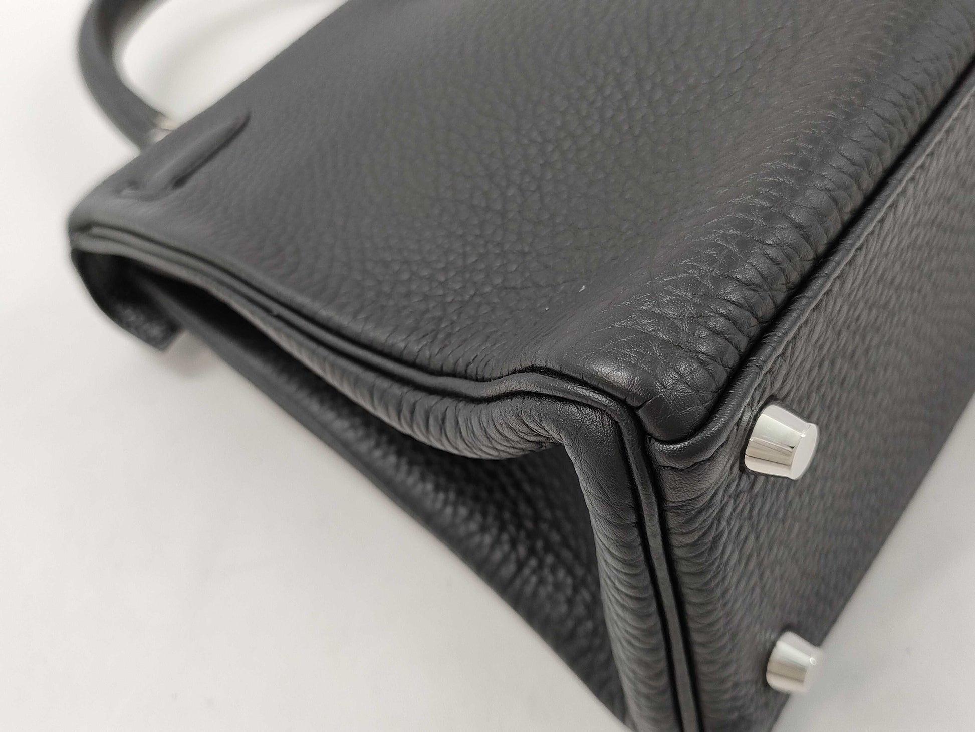 HERMES Kelly 25 Togo Black SS Shoulder Bag with R Stamp