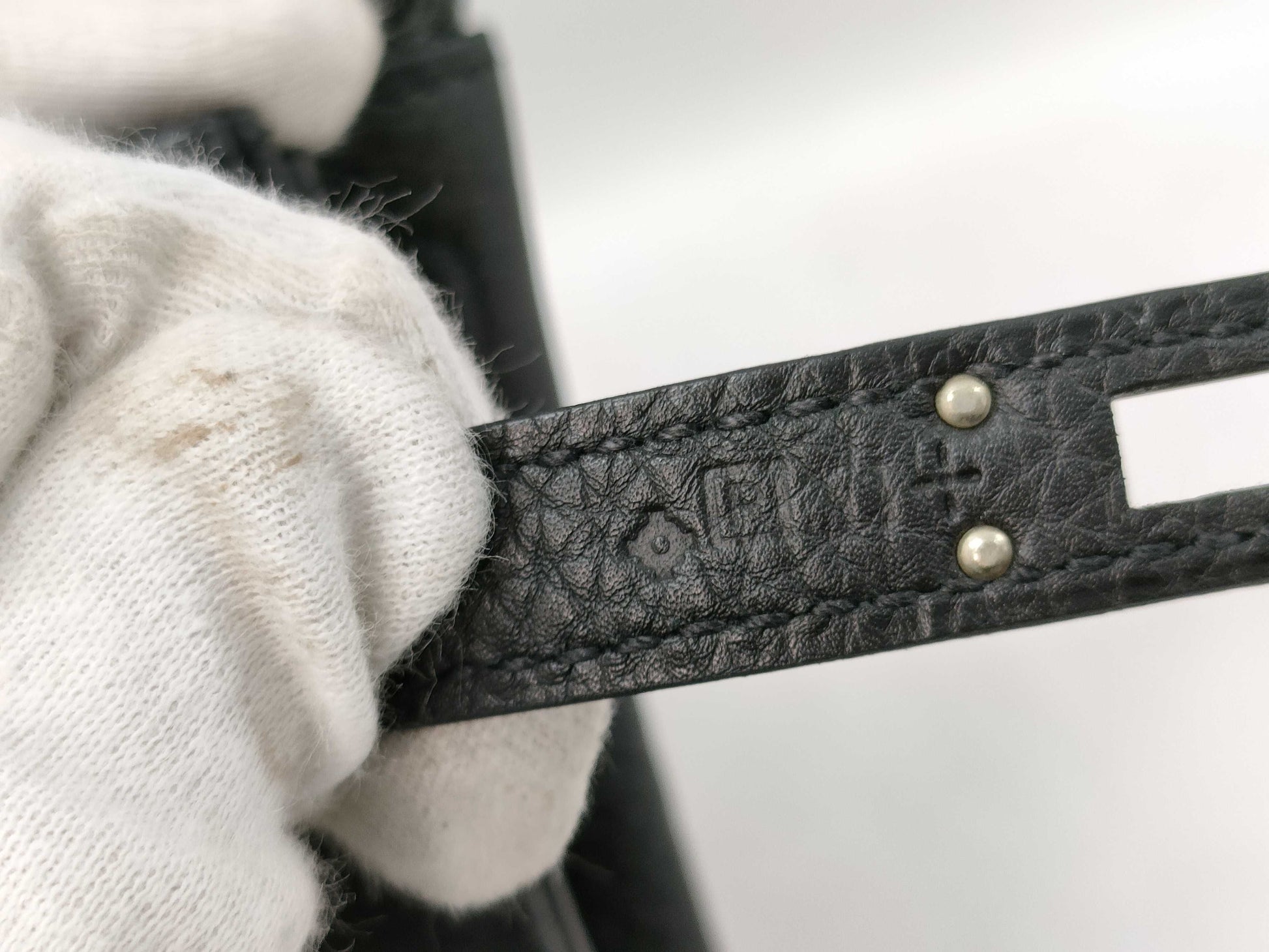 HERMES Kelly 25 Togo Black SS Shoulder Bag with R Stamp