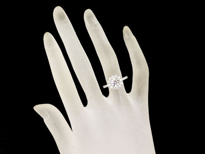D1.050/0.54ct Pt900 4.1g Ring 
