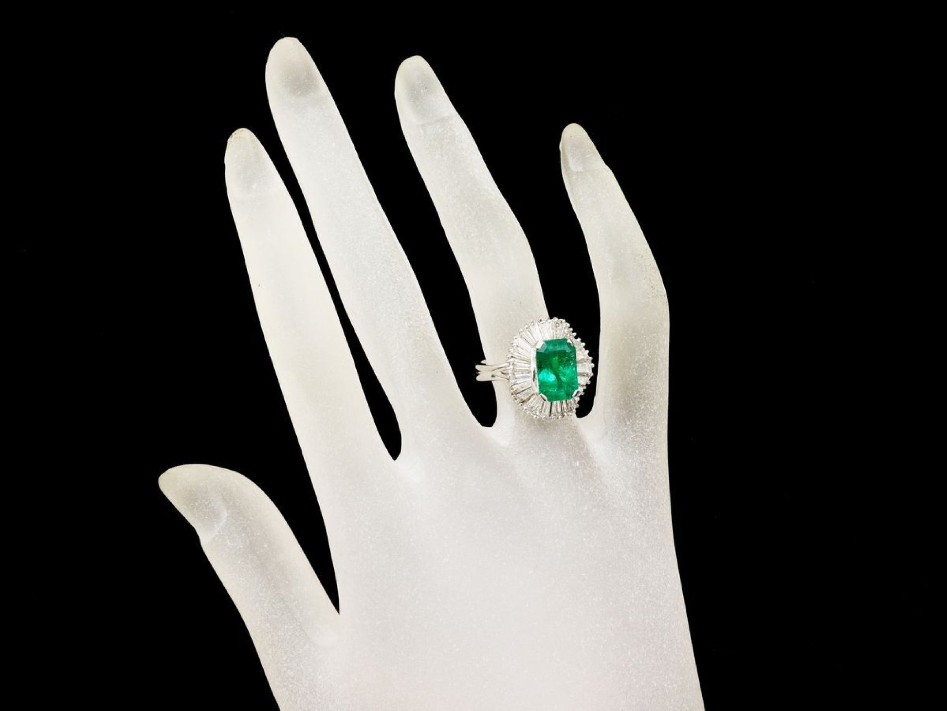 E2.619ct Diamond Plat 10.2g Ring 