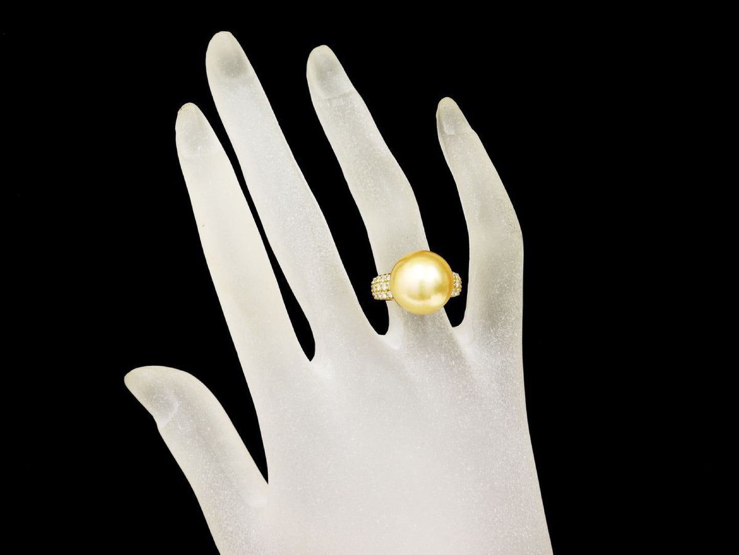 Golden Pearl Ring, 13.8mm Diameter, 0.58ct, 18K Gold, 8.4g 