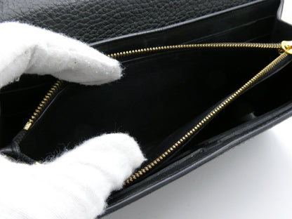 LOUIS VUITTON Portefeuille Capucines Studded Wallet