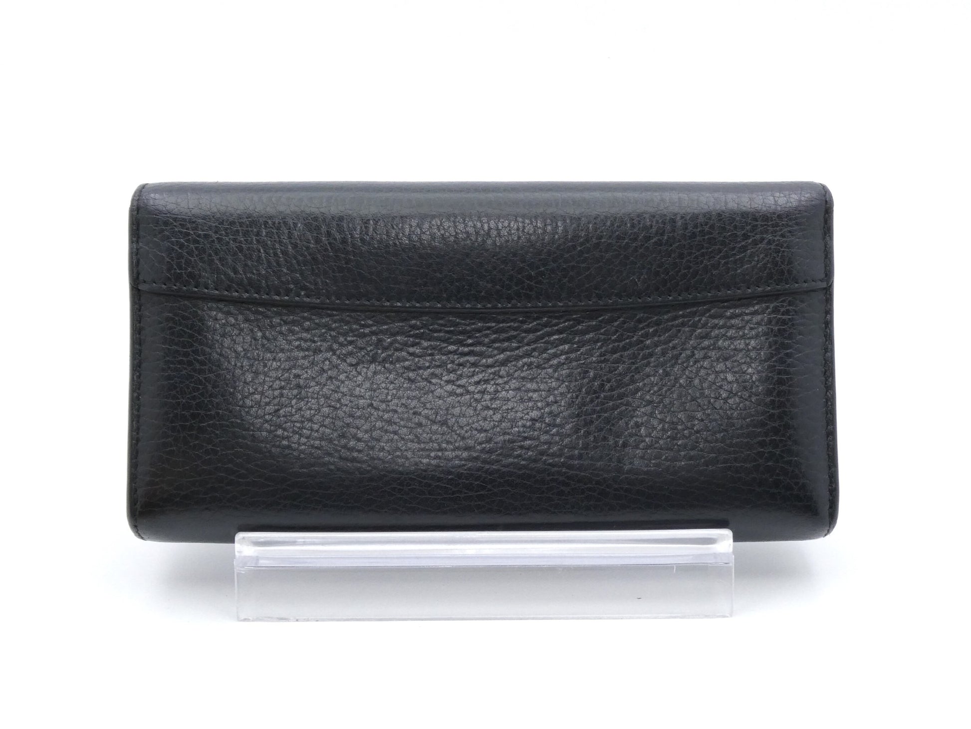 LOUIS VUITTON Portefeuille Capucines Studded Wallet