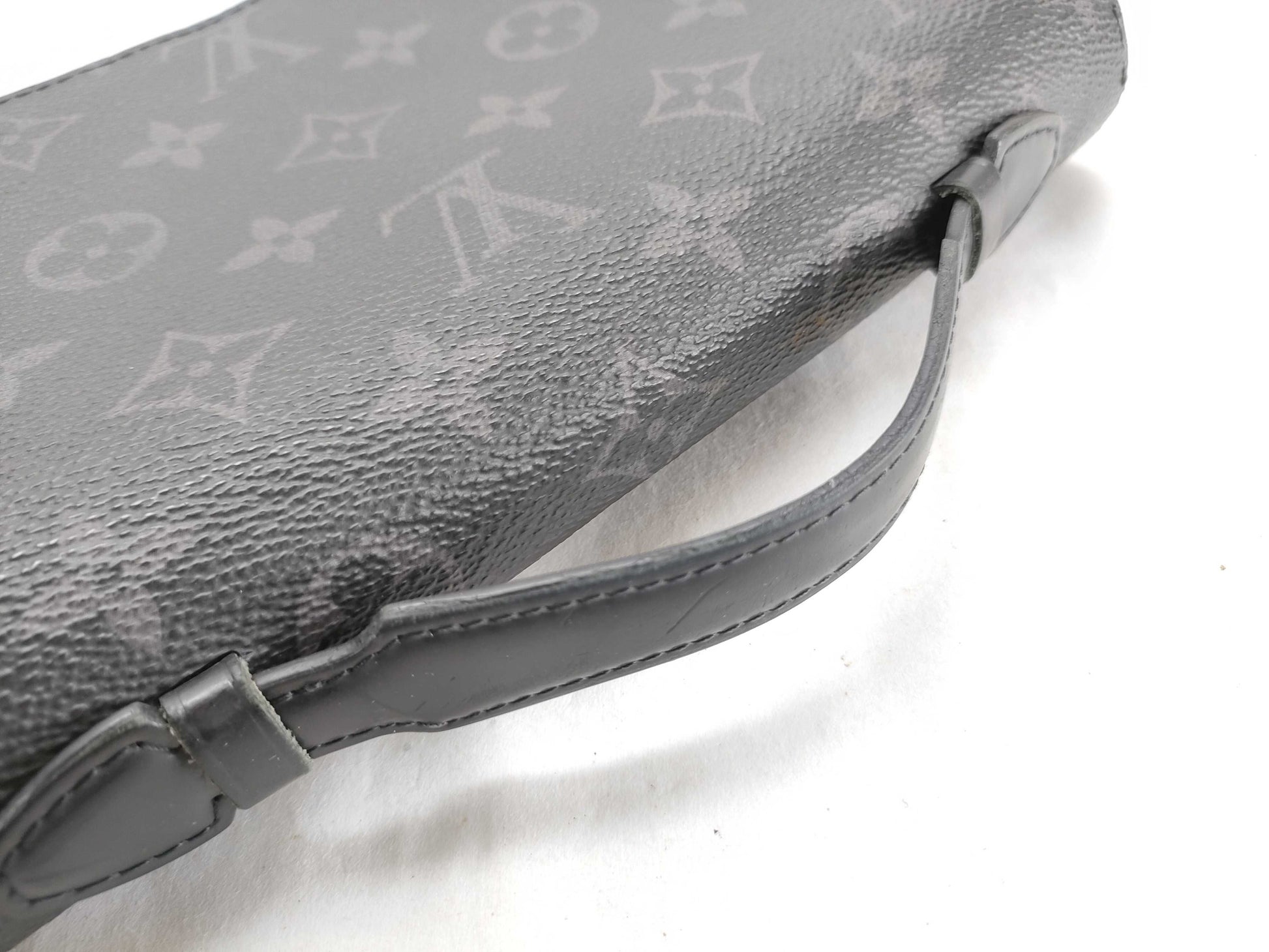 LOUIS VUITTON M61698 Monogram Louis Vuitton Zippy XL Monogram Eclipse Wallet