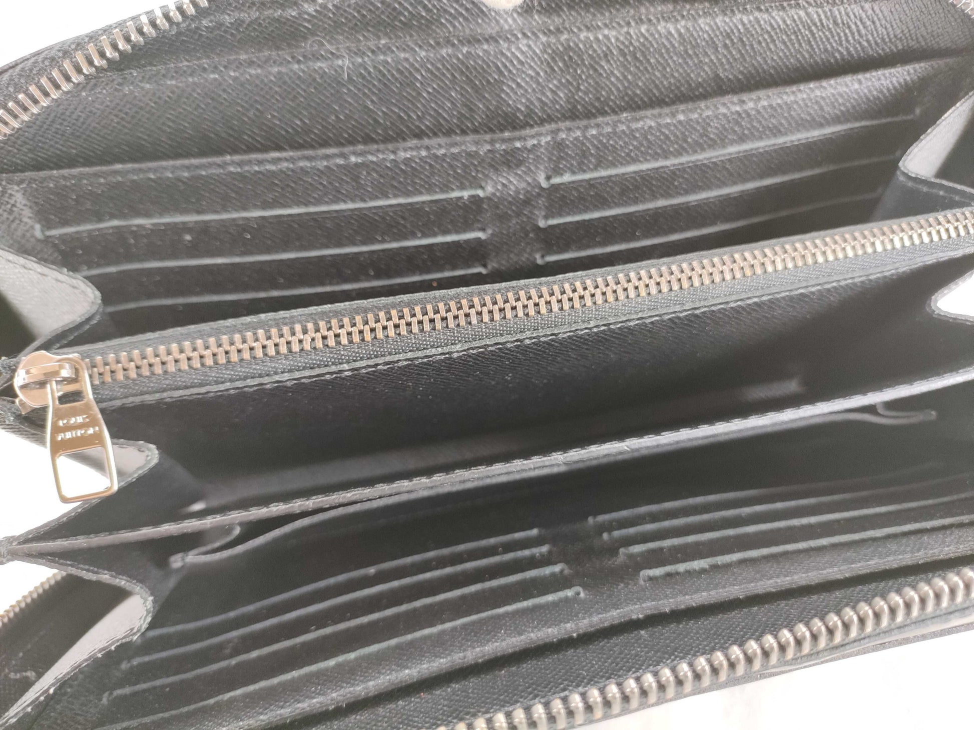 LOUIS VUITTON M61698 Monogram Louis Vuitton Zippy XL Monogram Eclipse Wallet