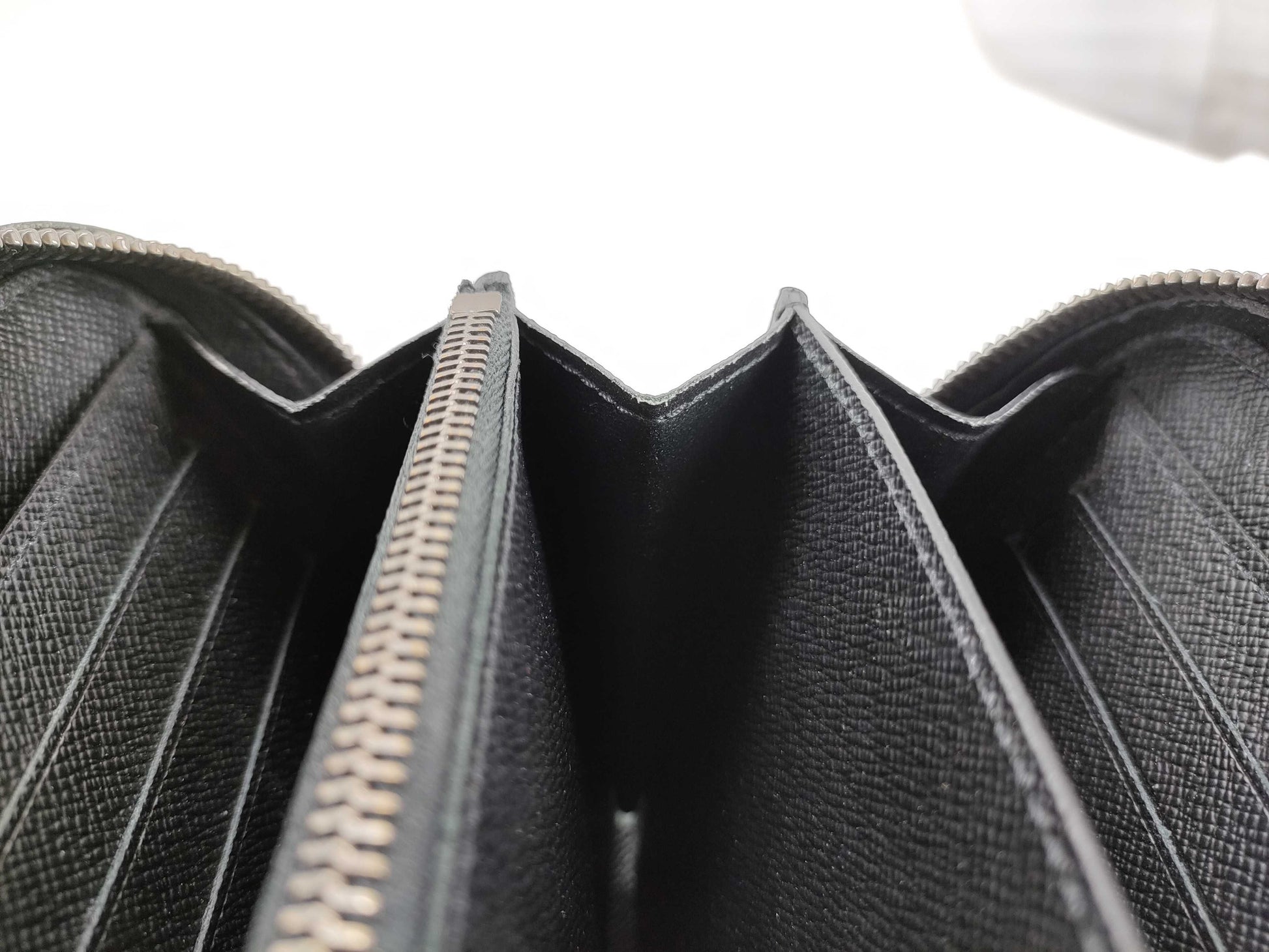 LOUIS VUITTON M61698 Monogram Louis Vuitton Zippy XL Monogram Eclipse Wallet