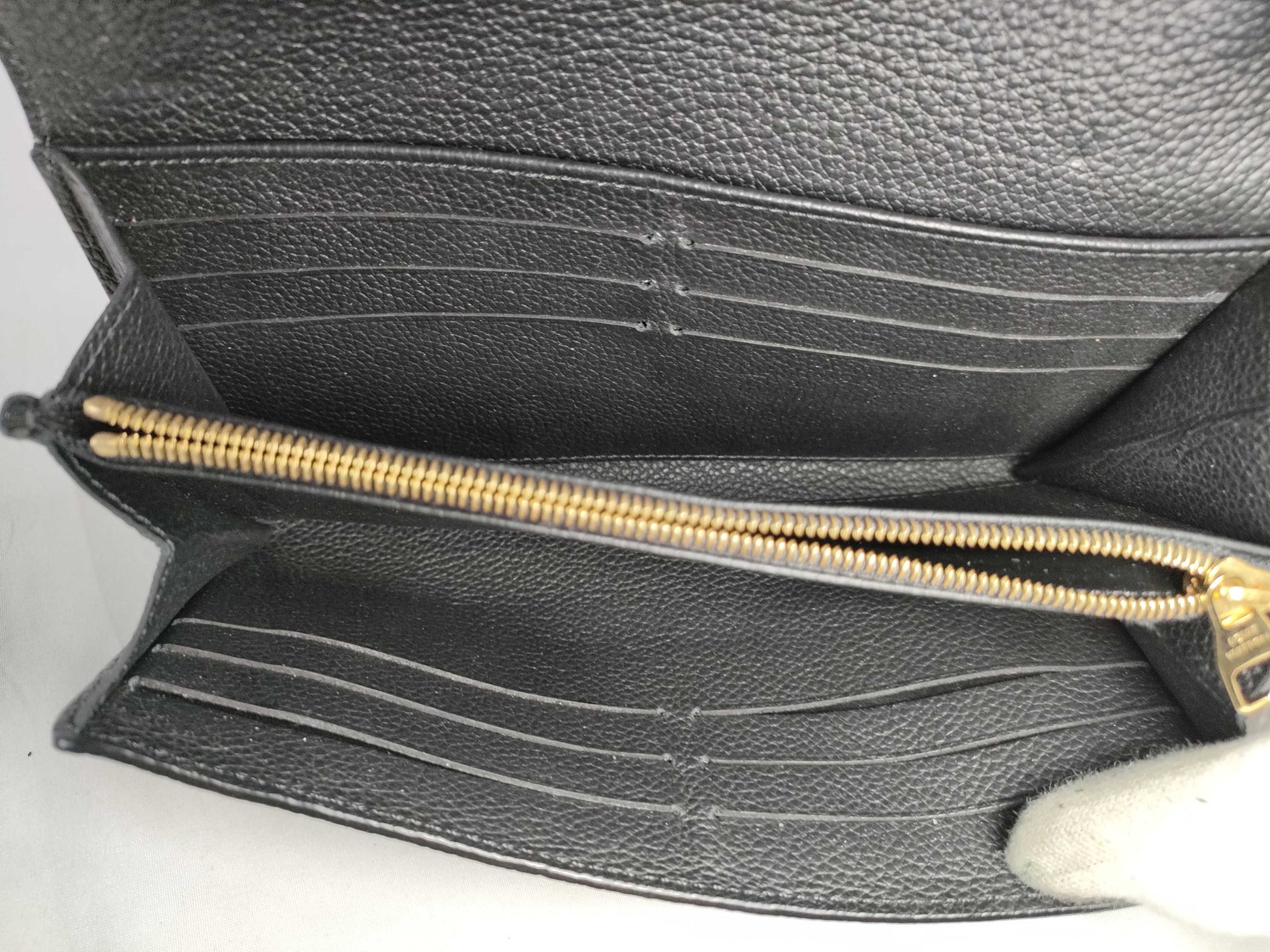 LOUIS VUITTON M61182 Monogram Empreinte Louis Vuitton M61182 Empreinte Sarah Wallet