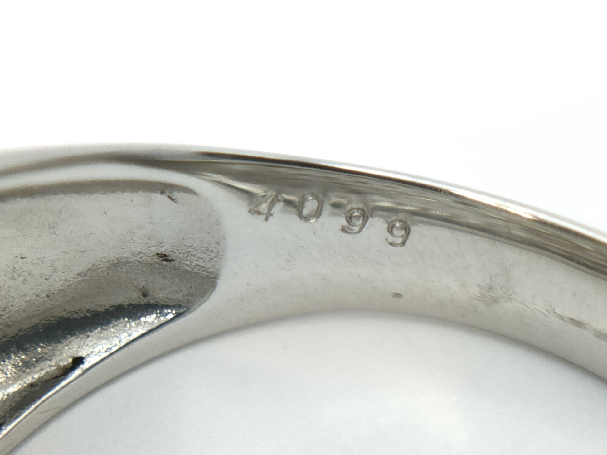 D4.099ct PT900 9.7g Ring 