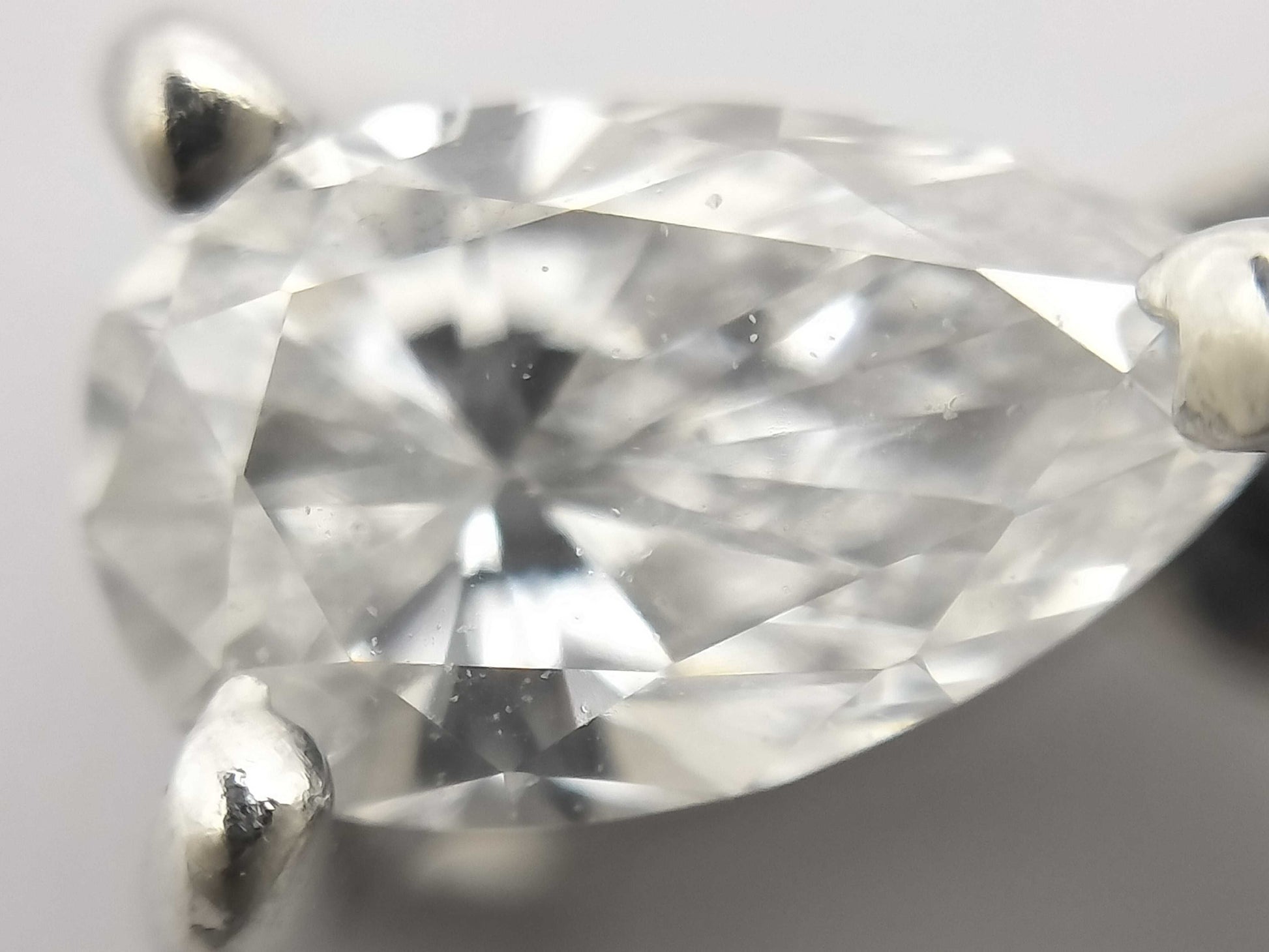 AX 2.194ct D 2.496ct/0.208ct PT900 6.3g Pendant Top 