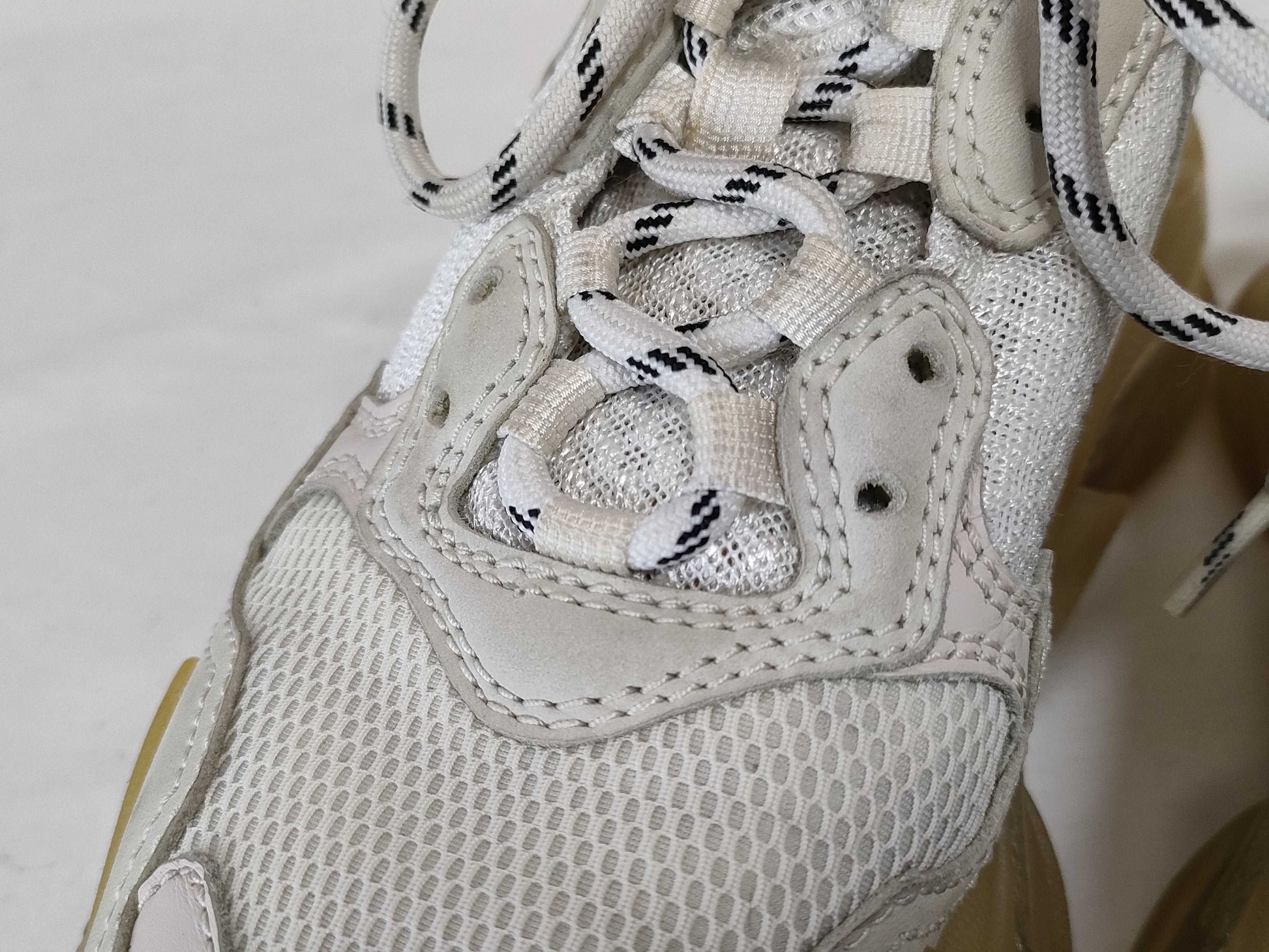 BALENCIAGA BALENCIAGA TripleS Sneakers Sneakers