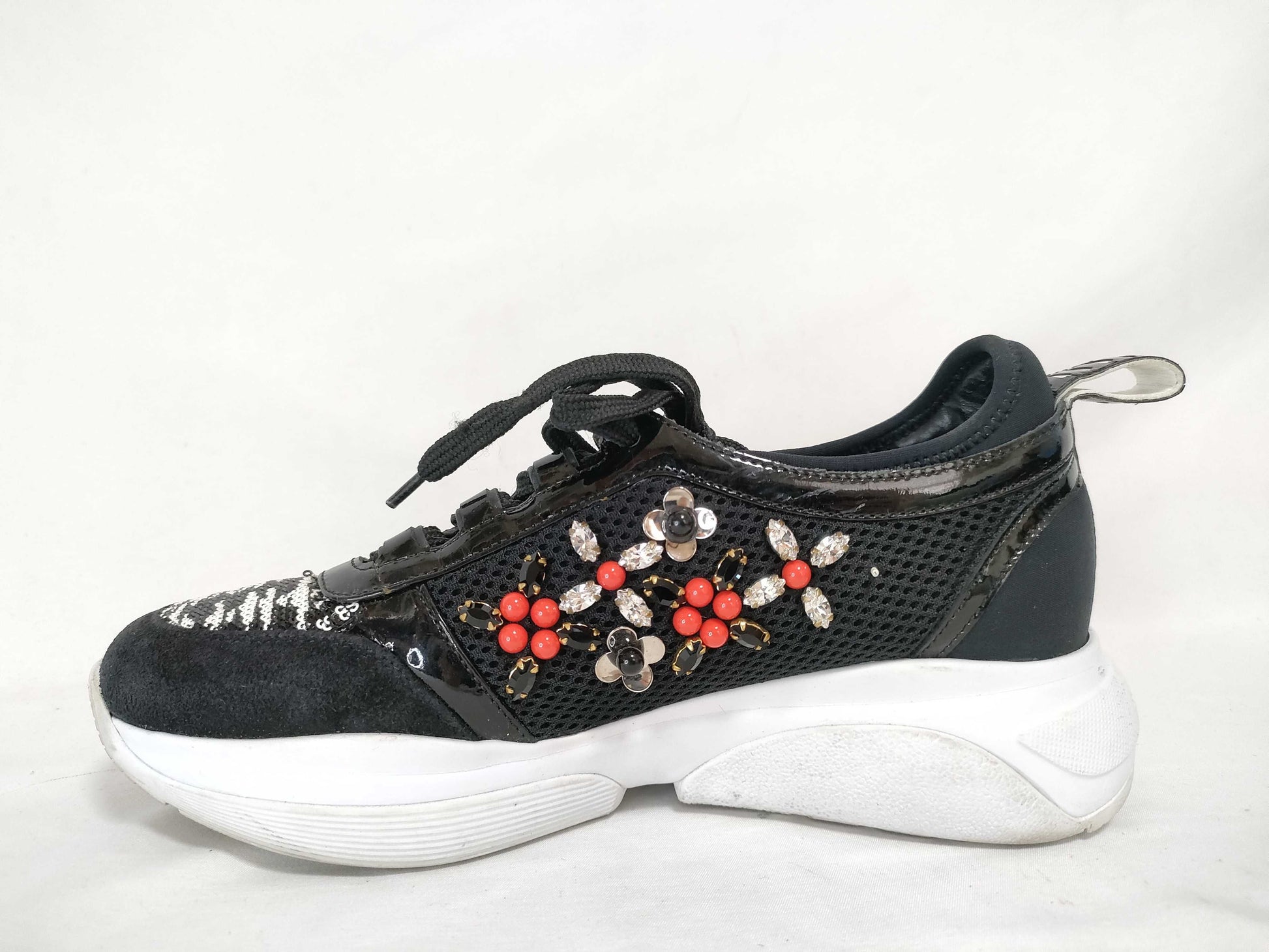 LOUIS VUITTON LOUIS VUITTON Monogram Beaded Sneakers Sneakers