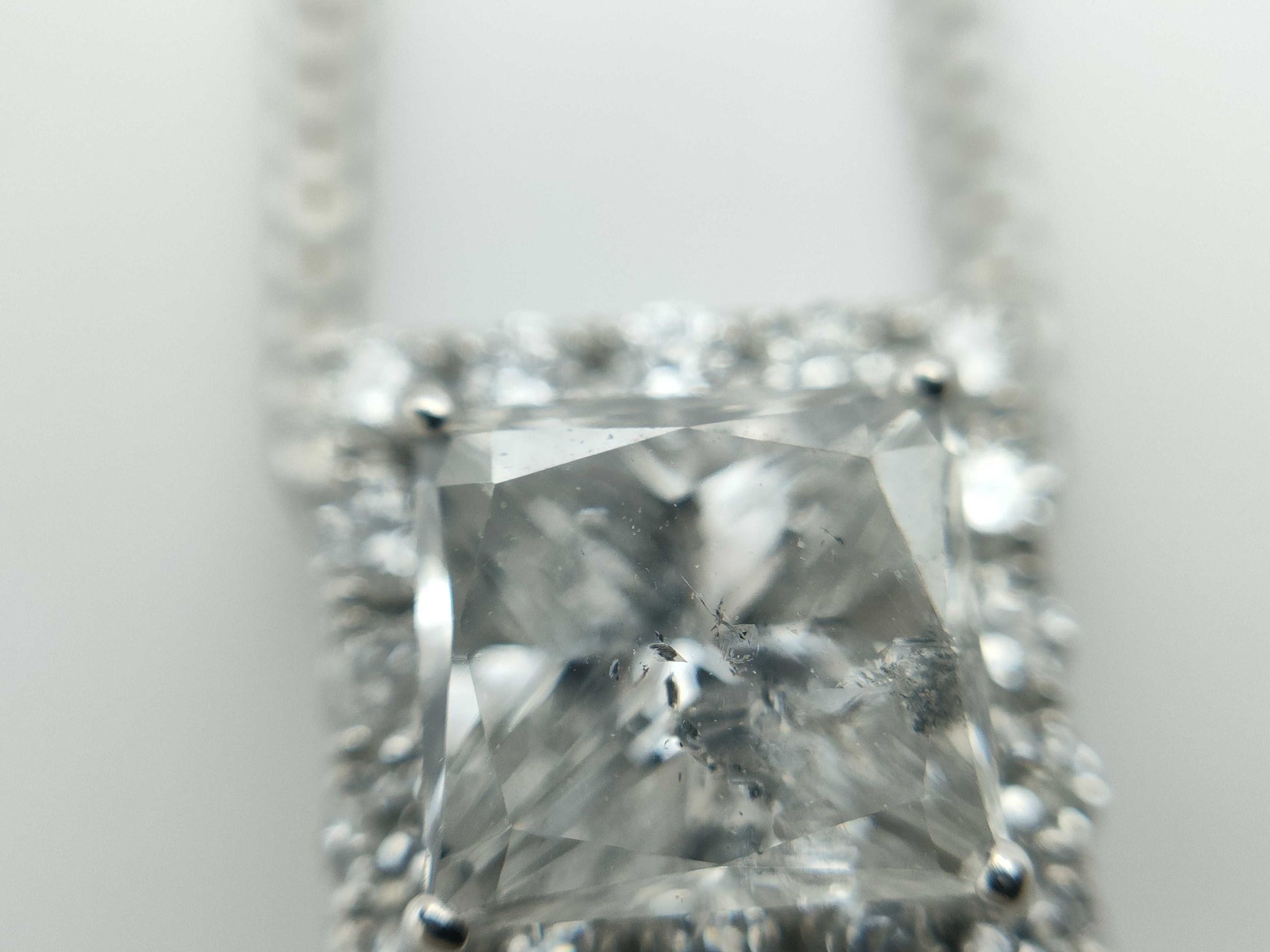 D0.983/0.16ct PT900/850 4.1g Necklace 