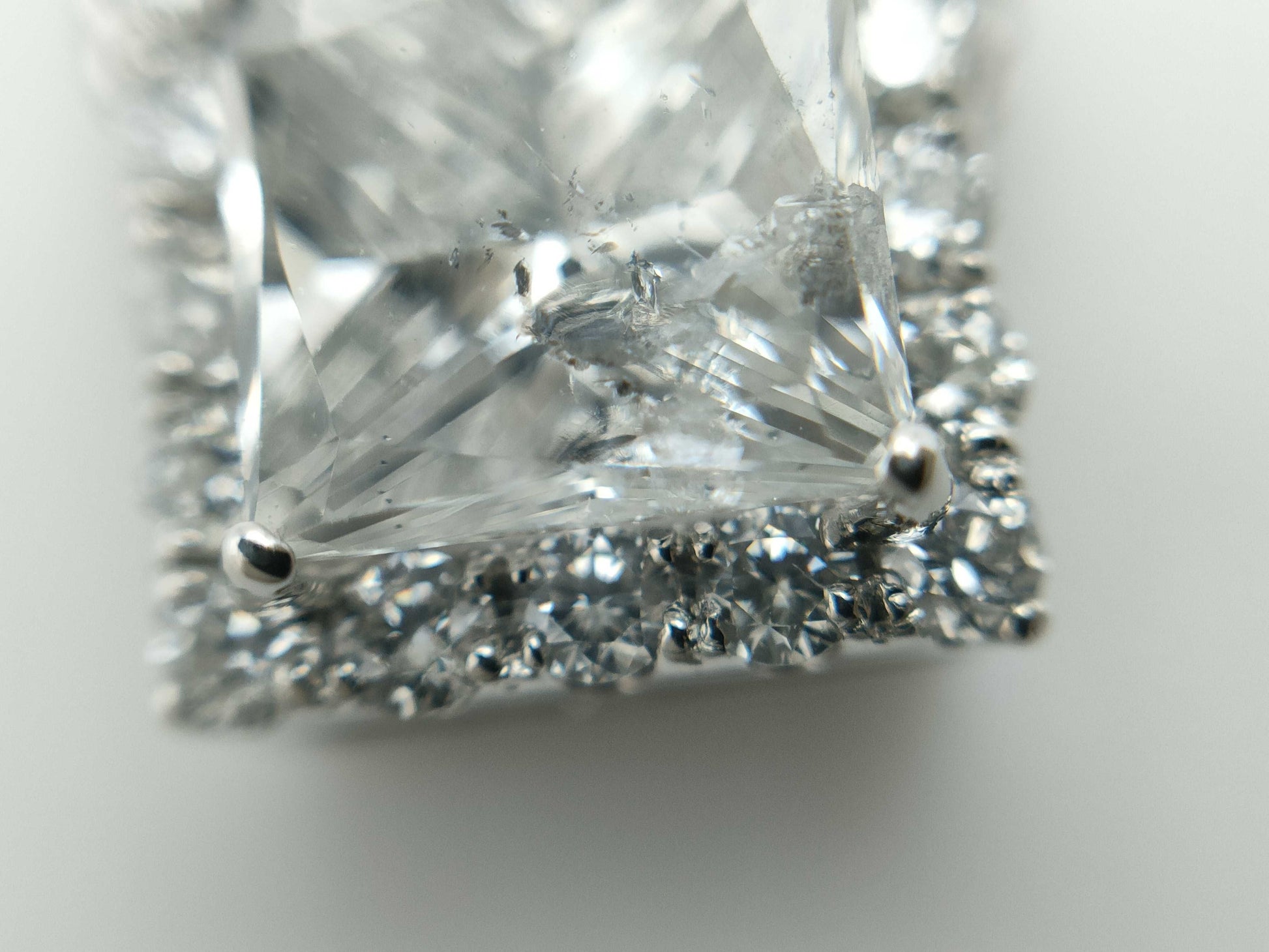 D0.983/0.16ct PT900/850 4.1g Necklace 