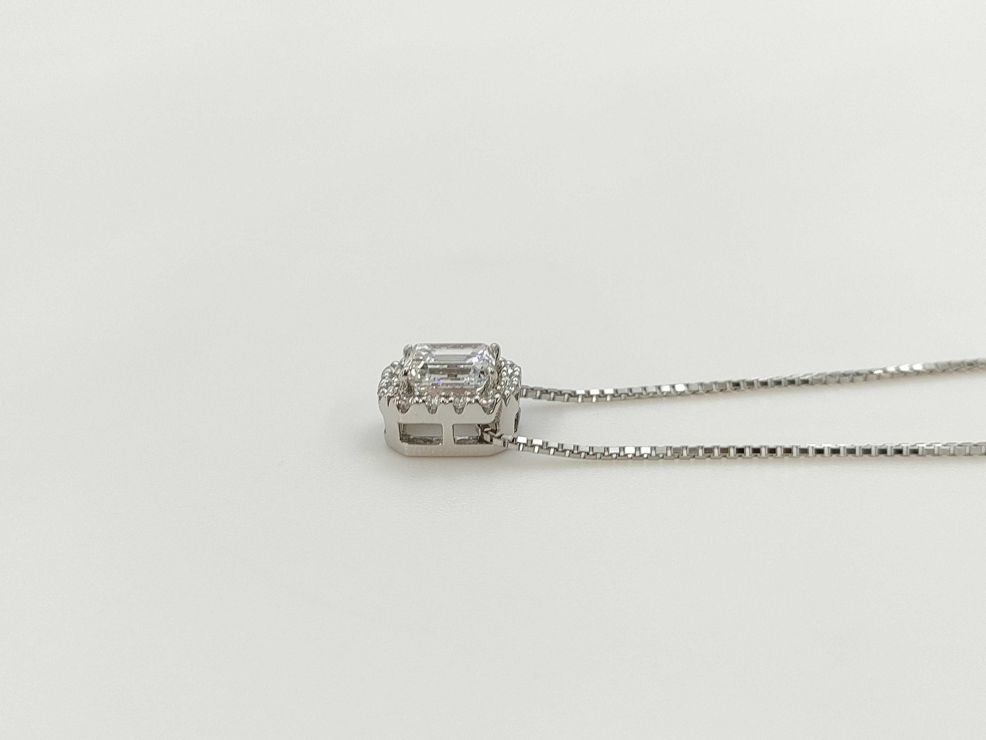 D0.717ct FD0.10ct PT900/850 4.2g Necklace 
