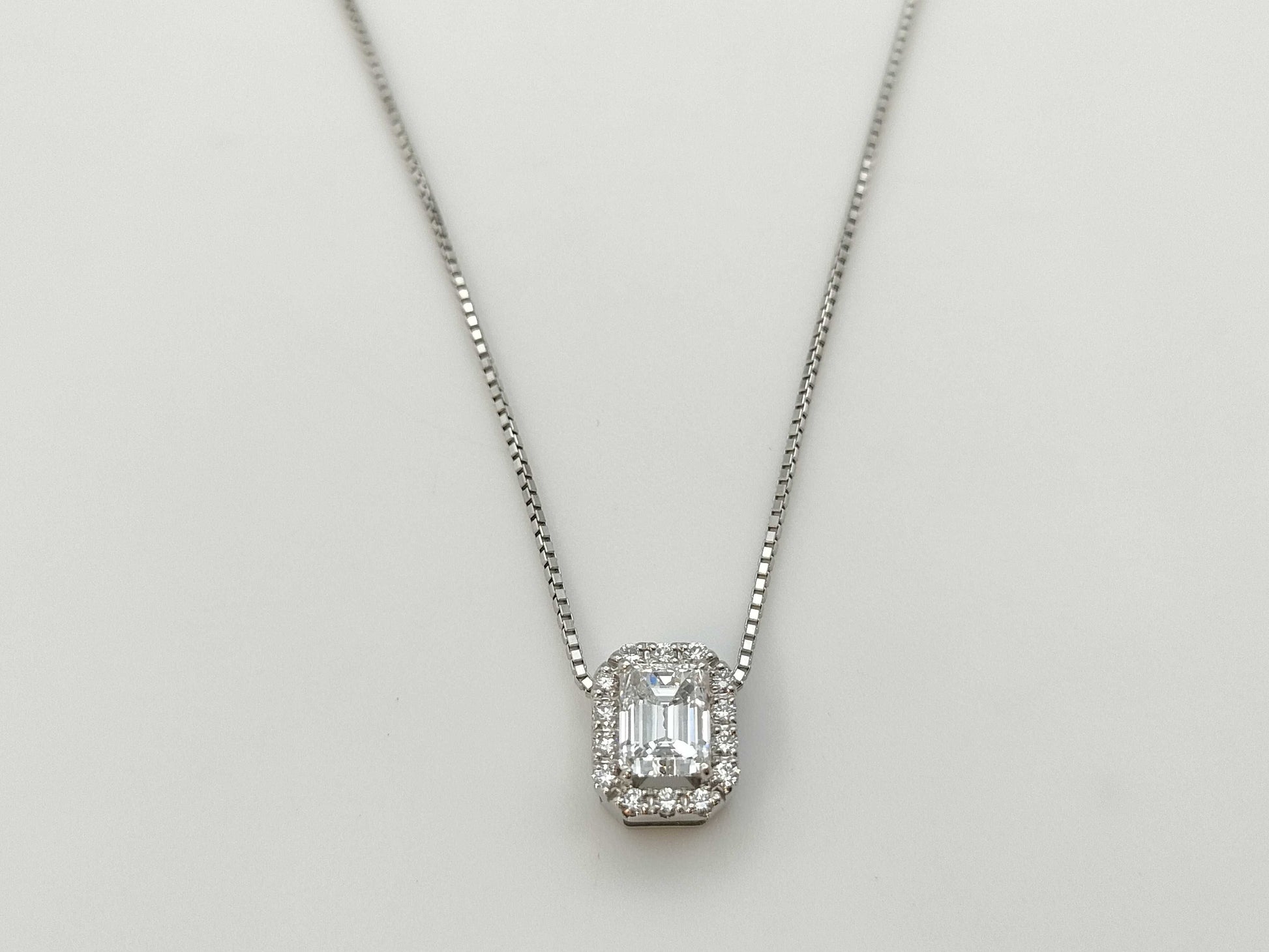 D0.717ct FD0.10ct PT900/850 4.2g Necklace 