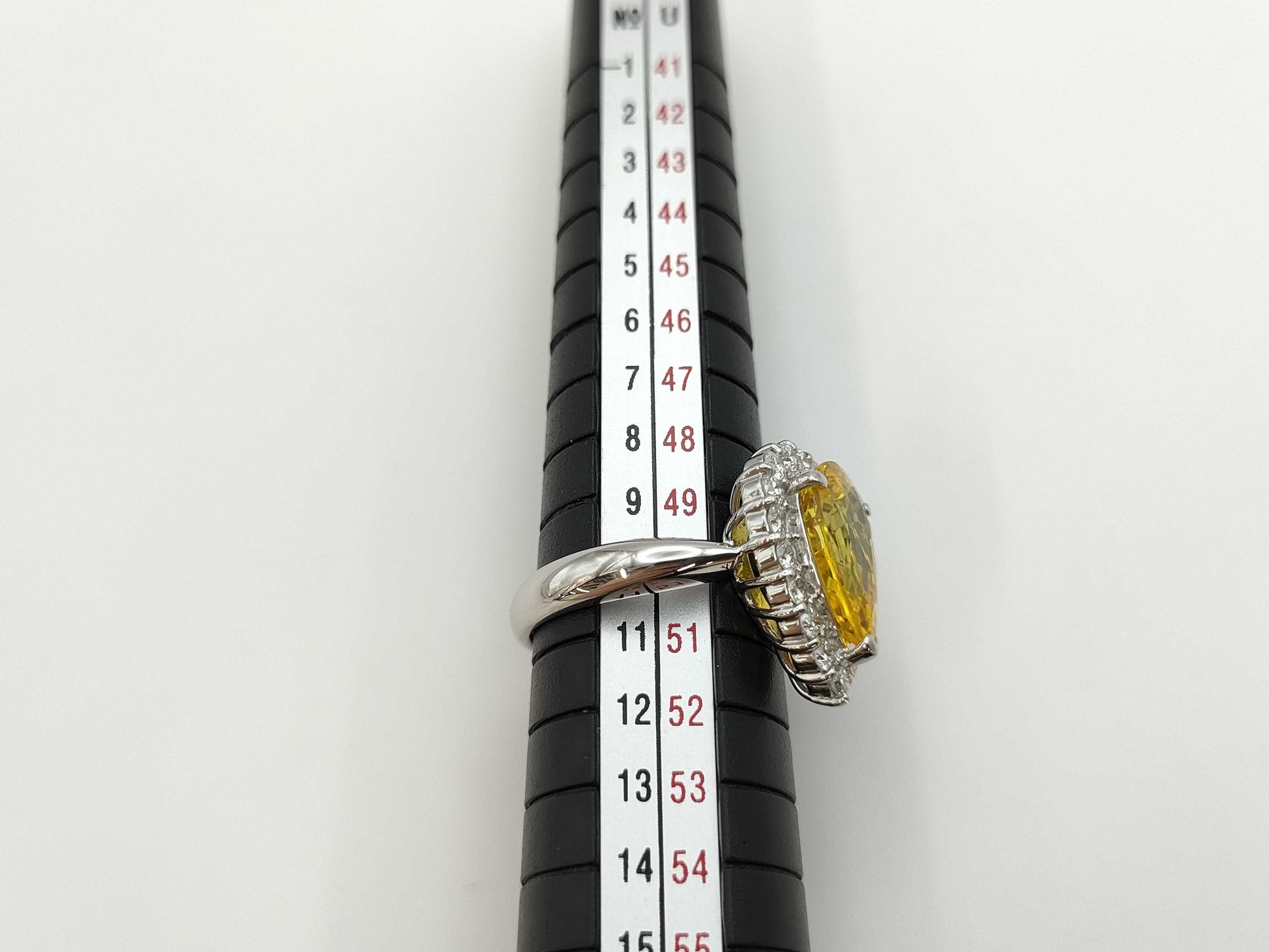 Colored Stone 3.51ct D0.62ct PT900 9.0g Ring 