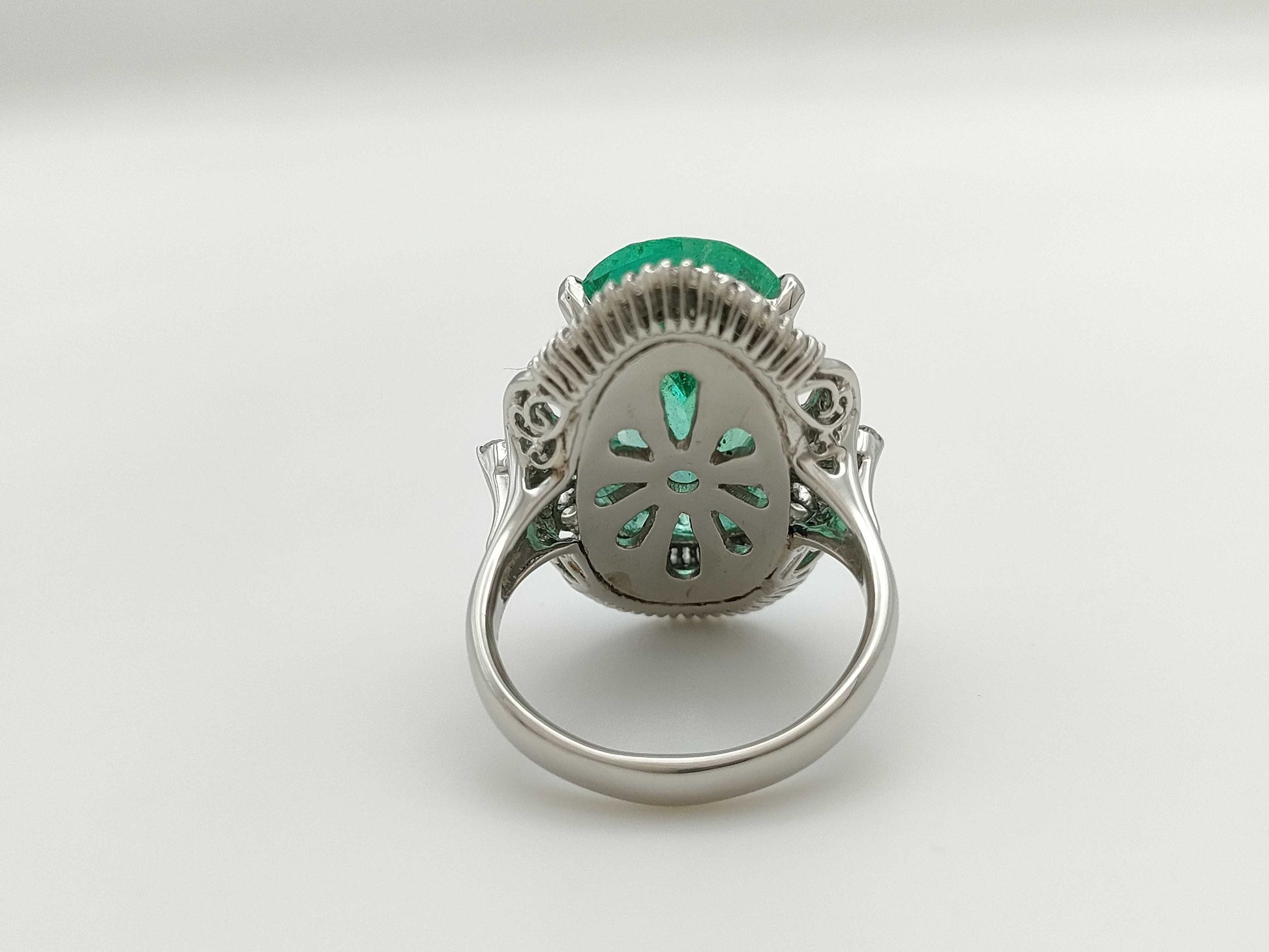 E7.09ct D1.18ct PT900 12.3g Ring 