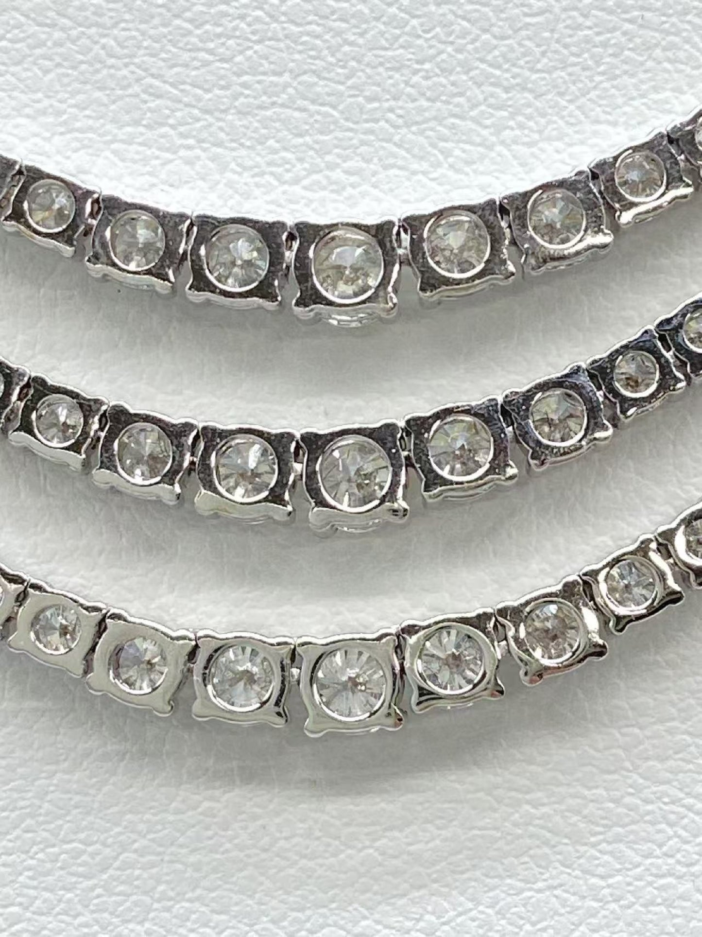 R9.79ct D7.8ct 750 29.2g Necklace 