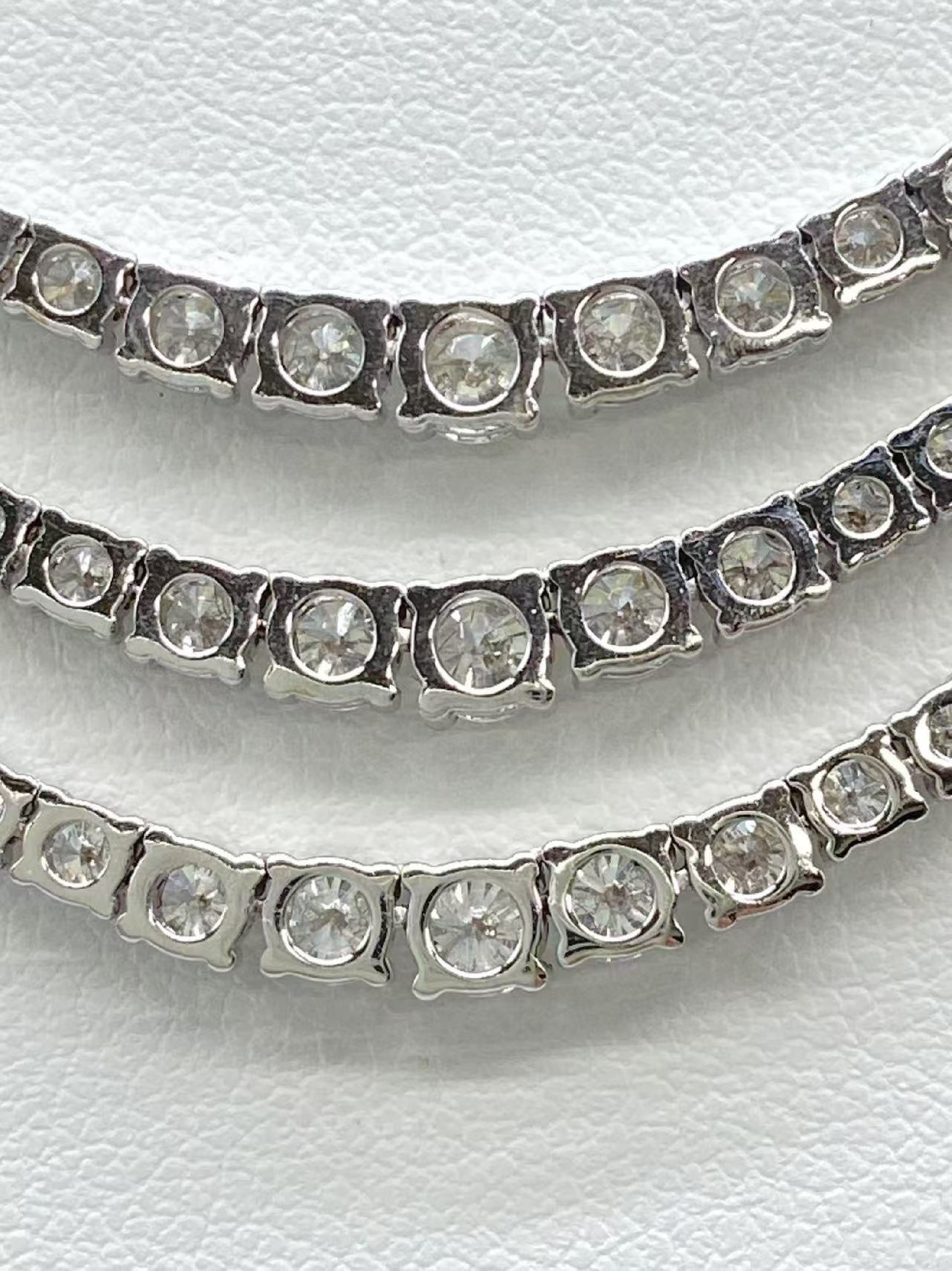 R9.79ct D7.8ct 750 29.2g Necklace 