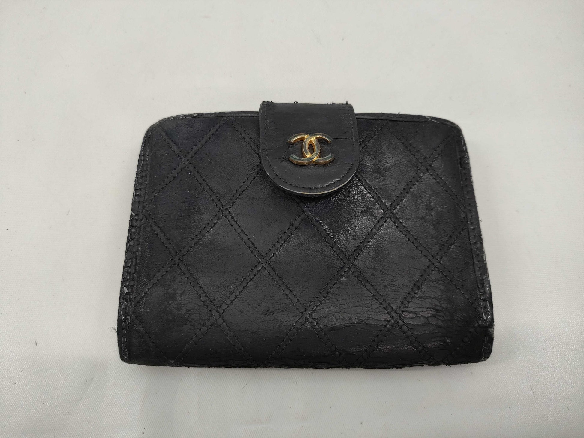 CHANEL Bicolor Lambskin Bifold Wallet