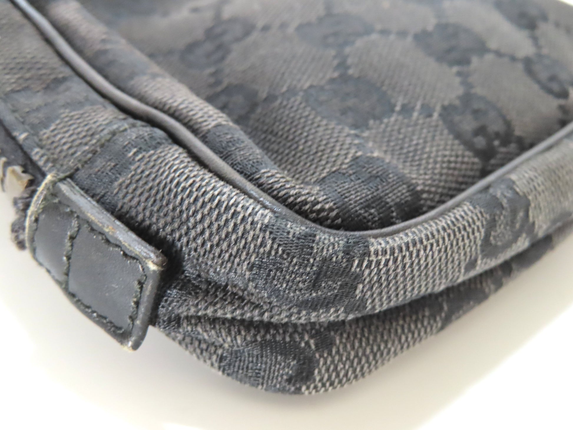GUCCI GG Canvas Pouch 106647 1705 Black