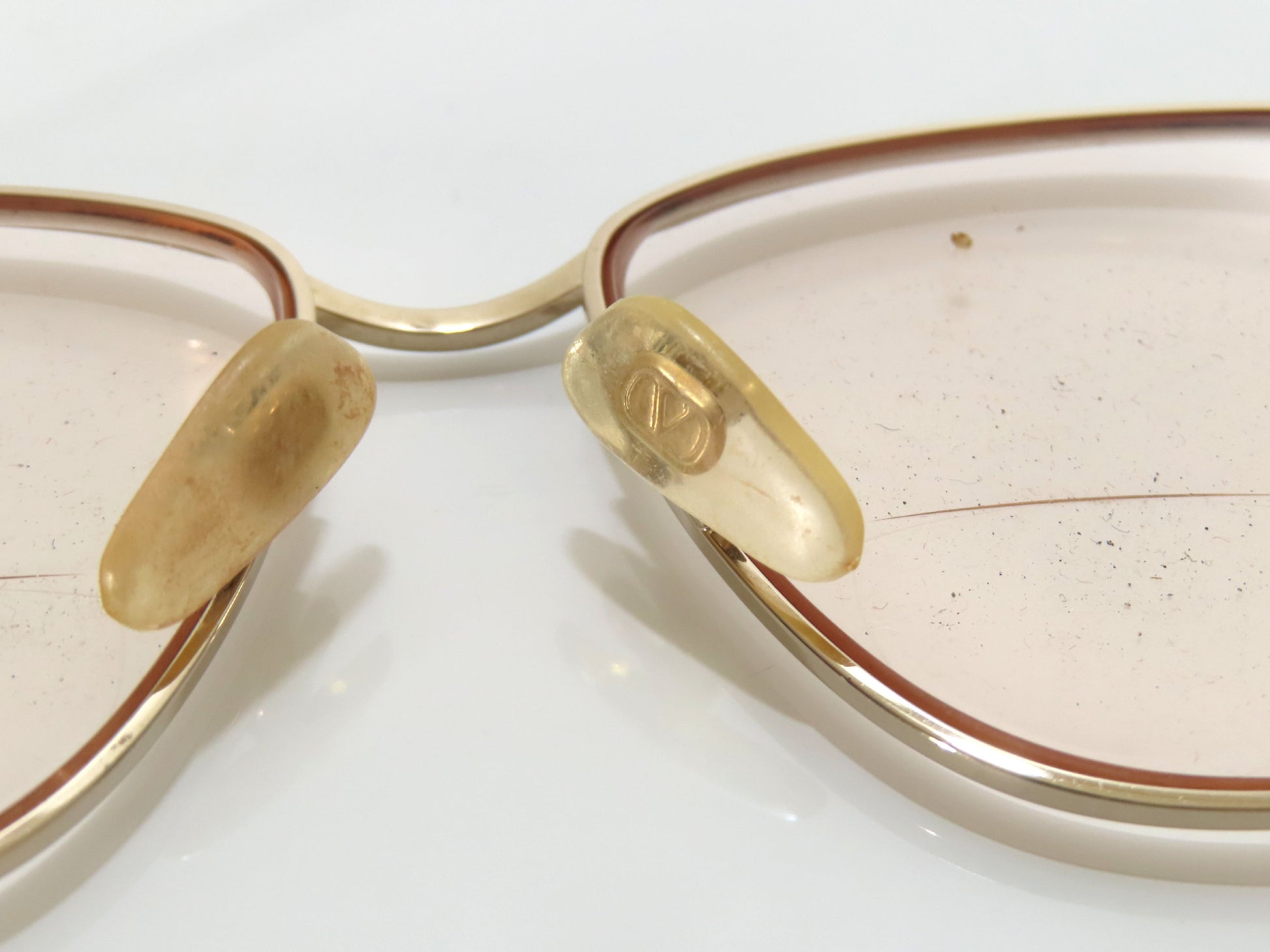  Valentino Garavani Metal Glasses 5200 Gold x Bordeaux Sunglasses