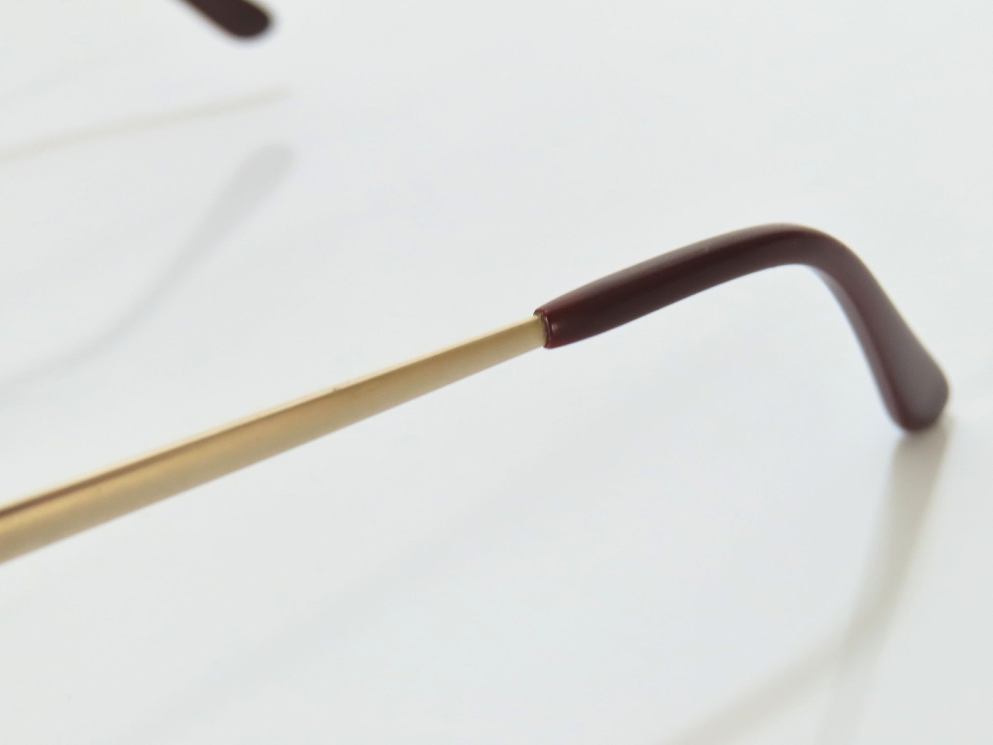  Valentino Garavani Metal Glasses 5200 Gold x Bordeaux Sunglasses